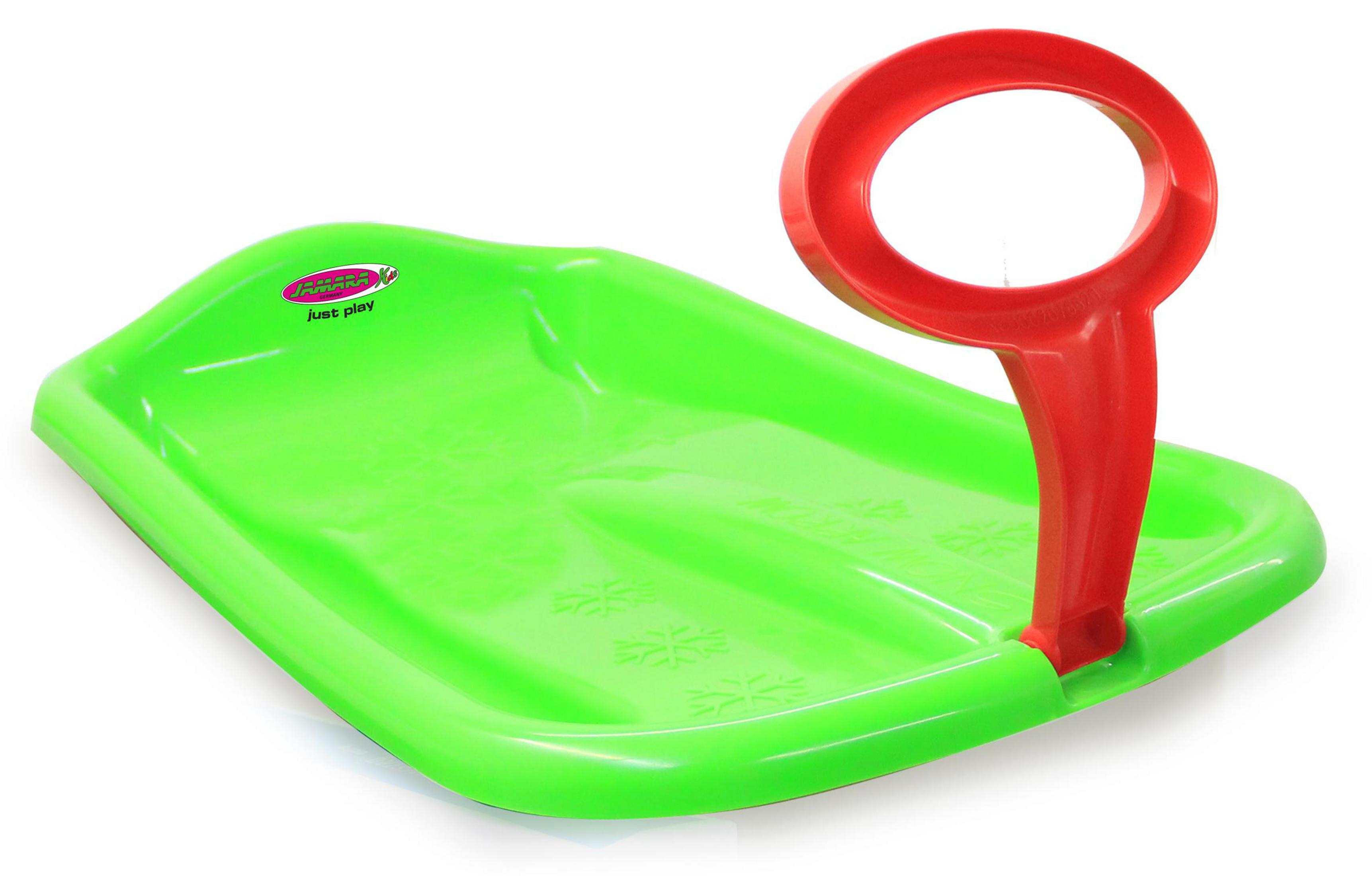 Grüner Plastikschlitten mit rotem Griff und Schneeflockenmotiven. Isoliert auf Weiß.