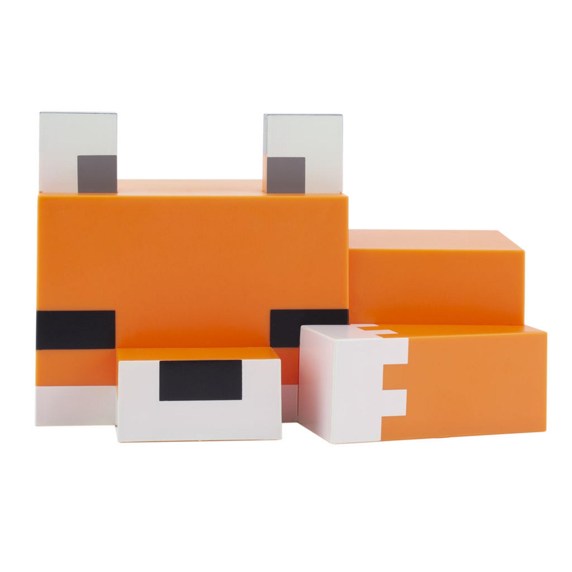 Eine Minecraft-Fuchsfigur aus orangefarbenen, weißen und schwarzen Blöcken, isoliert auf einem weißen Hintergrund.