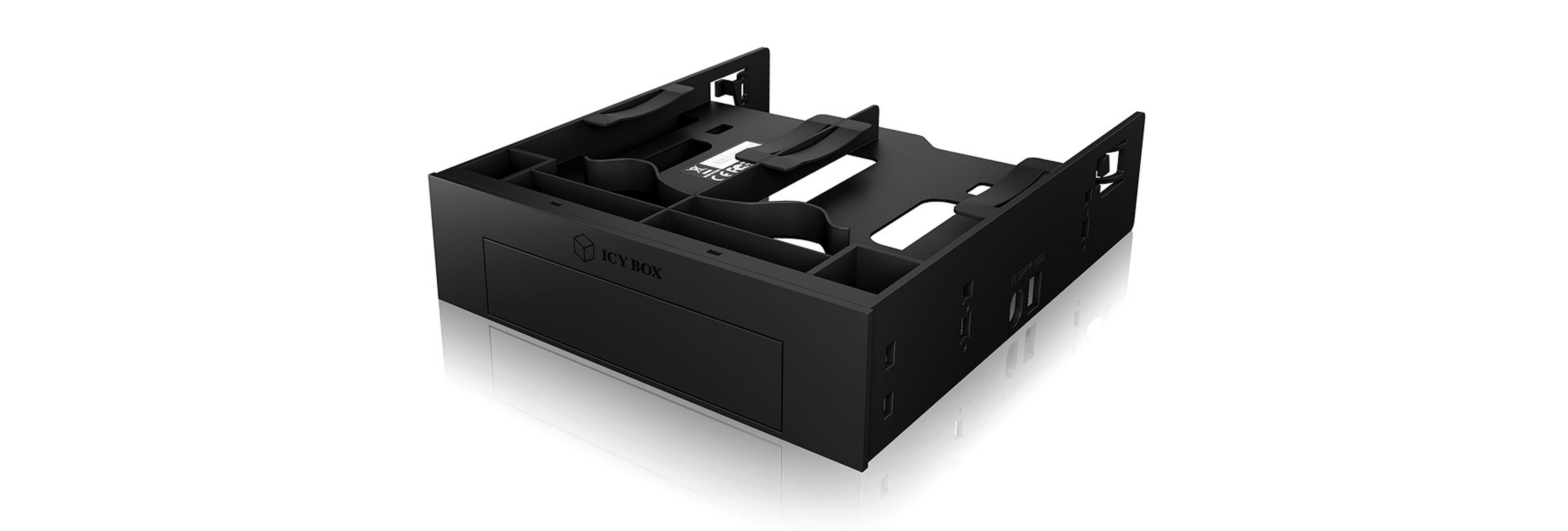 Ein schwarzes ICY BOX Festplattengehäuse, das dem Betrachter zugewandt ist, vor einem weißen Hintergrund.