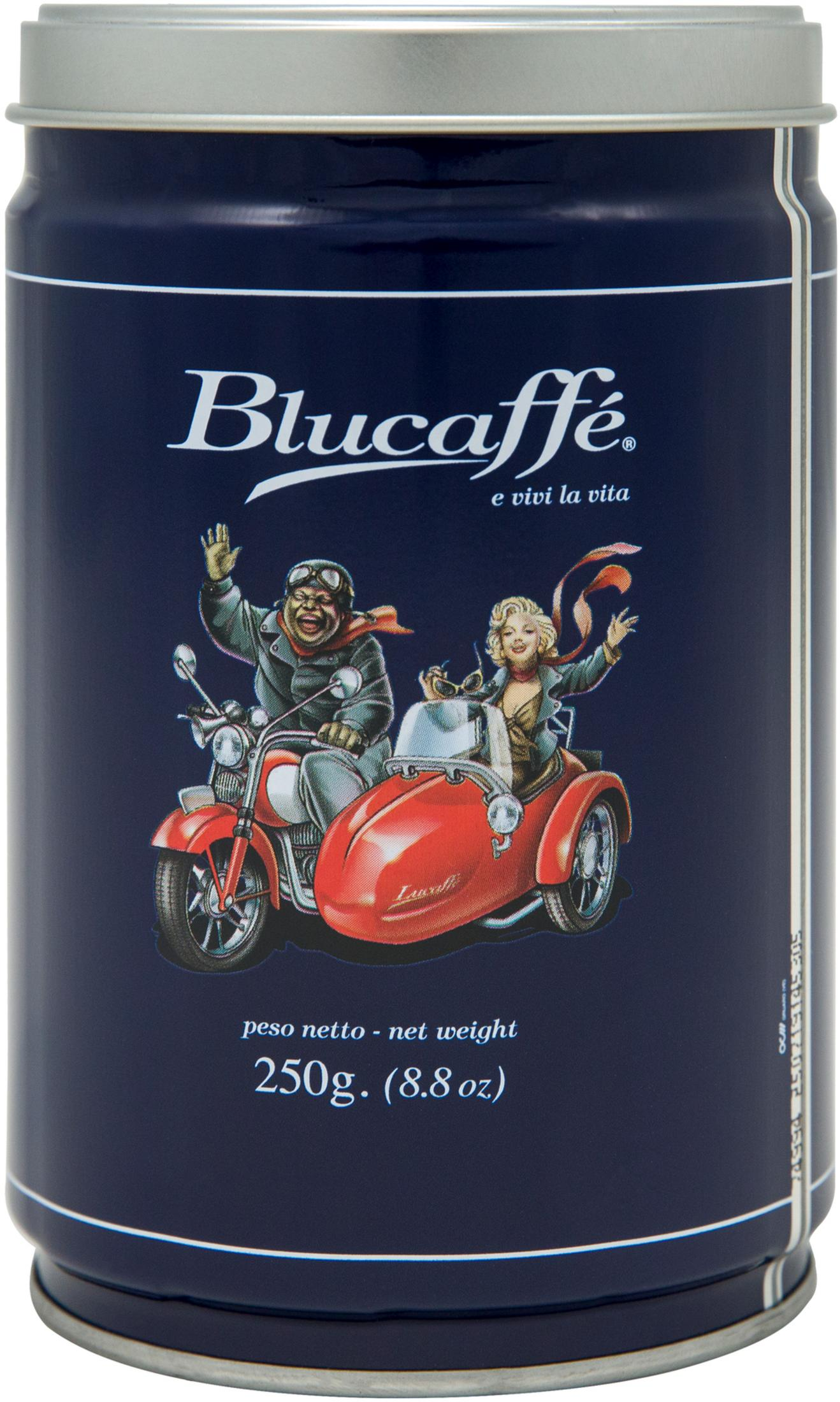 Una lattina di caffè con un'illustrazione vintage di persone su un sidecar di moto.