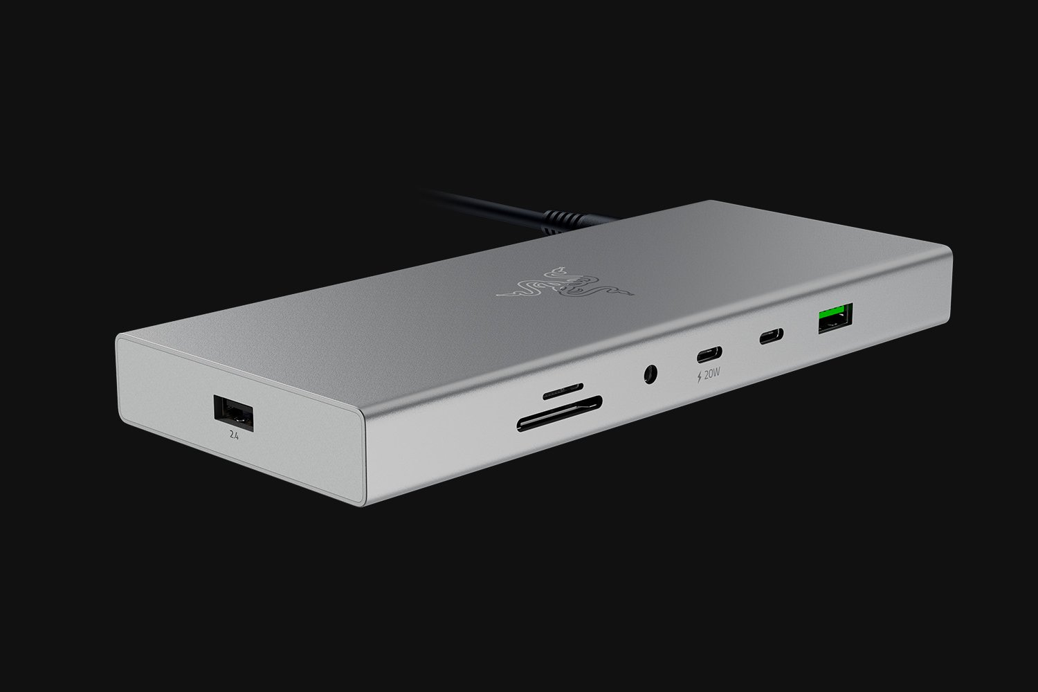 Eine silberne Dockingstation mit Anschlüssen, darunter USB und Ethernet, vor einem dunklen Hintergrund.