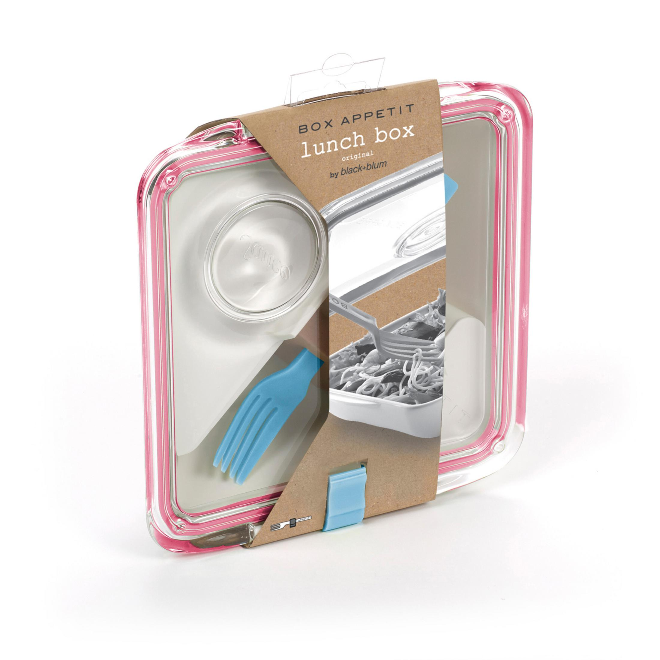 Ein verpackter Lunchbehälter mit einem transparenten rosa Deckel, umwickelt mit einer Kartonverpackung, die eine Gabel und ein Nudeldesign zeigt.