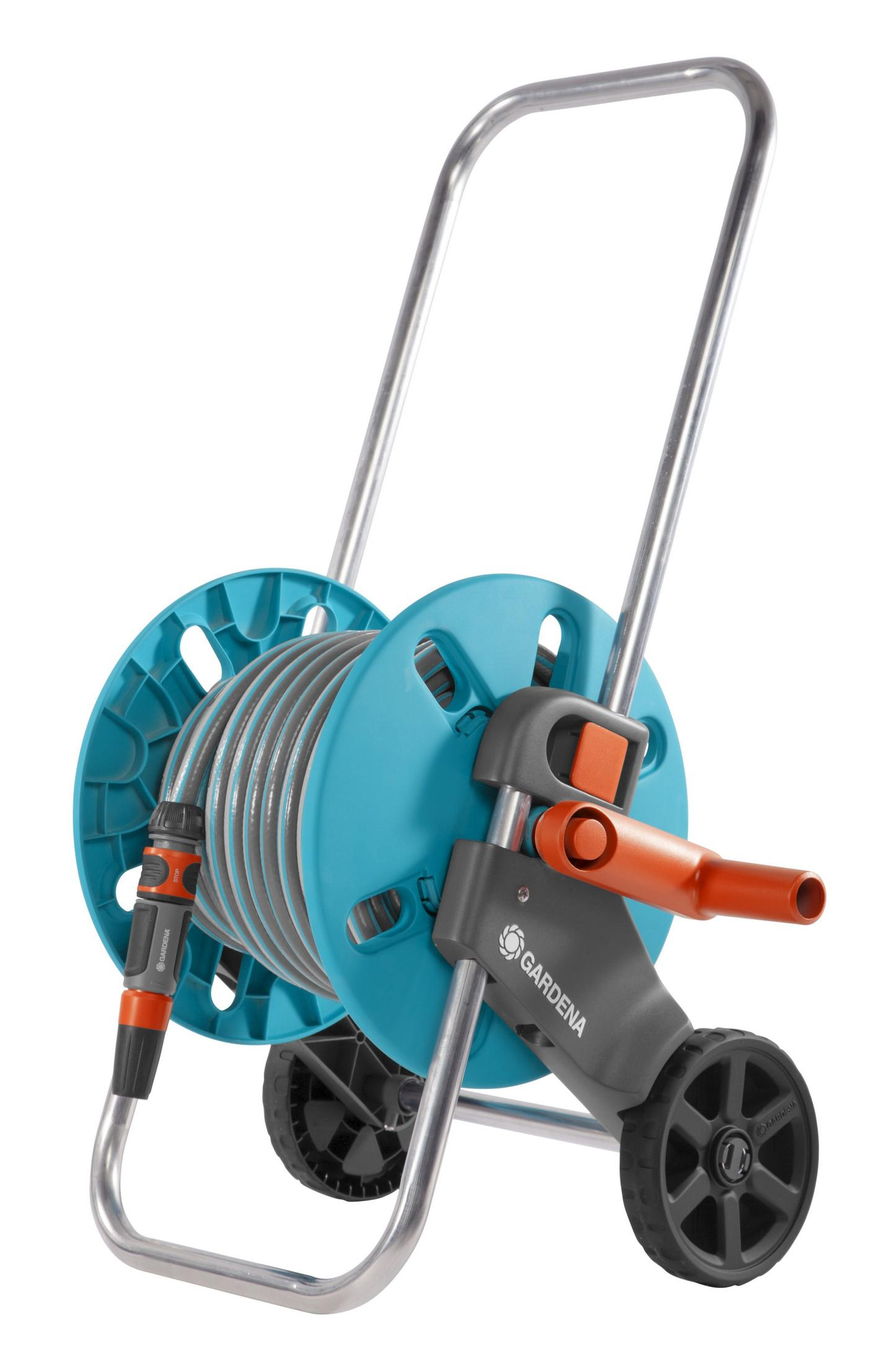 Ein Gardena Schlauchwagen mit blauer Trommel, grauem Rahmen und orangefarbenem Griff auf weißem Hintergrund.