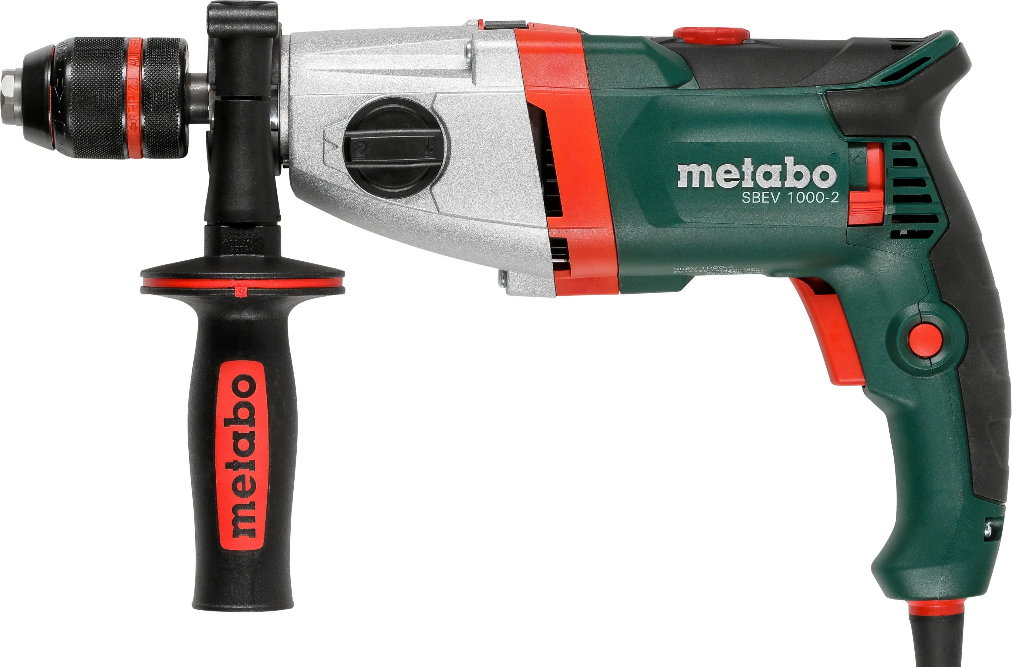 Grüner, roter und silberner Bohrer mit Metabo-Branding. Er hat einen Seitenhandgriff und einen Bohrer.