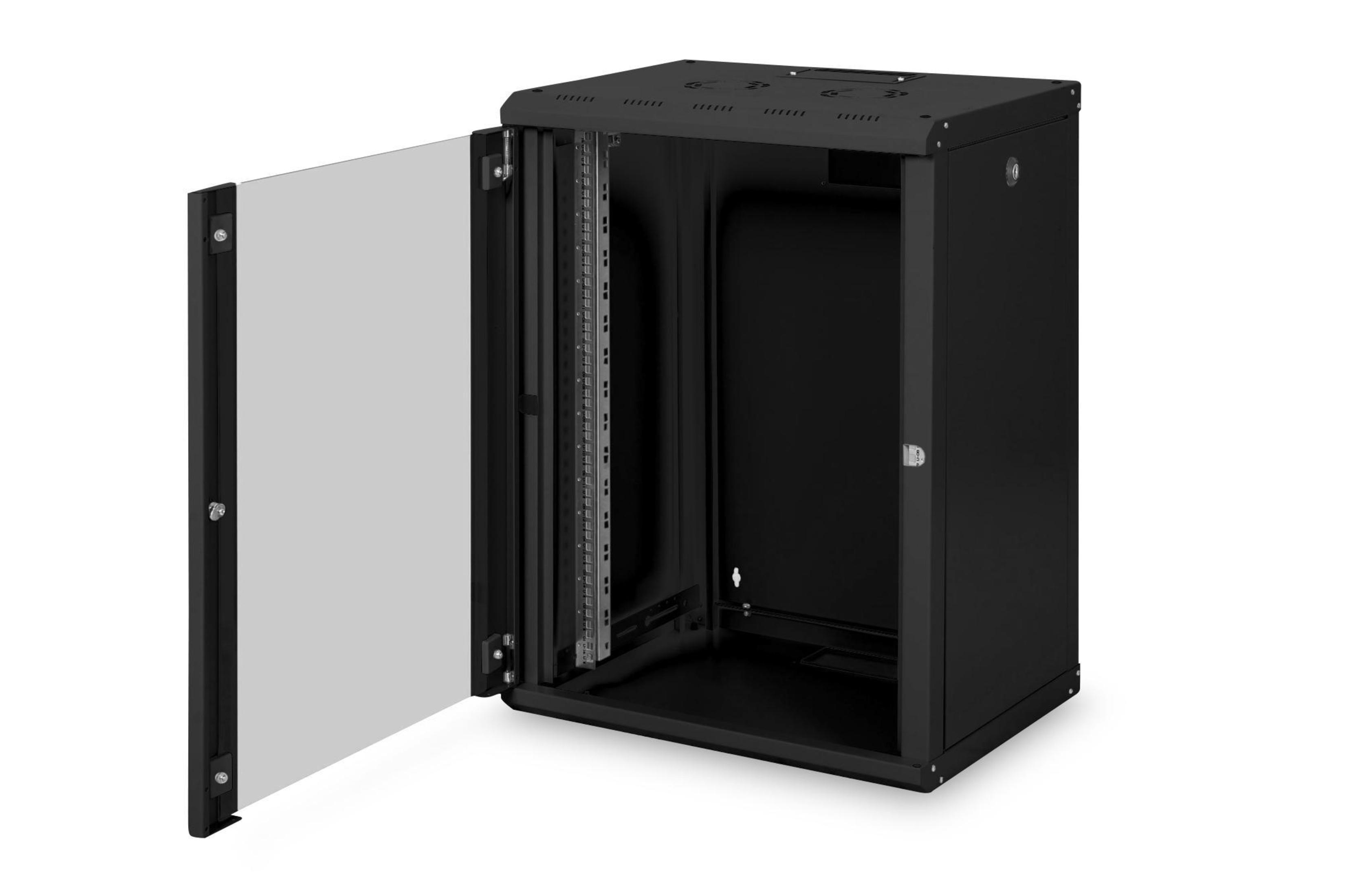 Un rack server nero con una porta in vetro aperta, che rivela la struttura interna e i binari di montaggio.