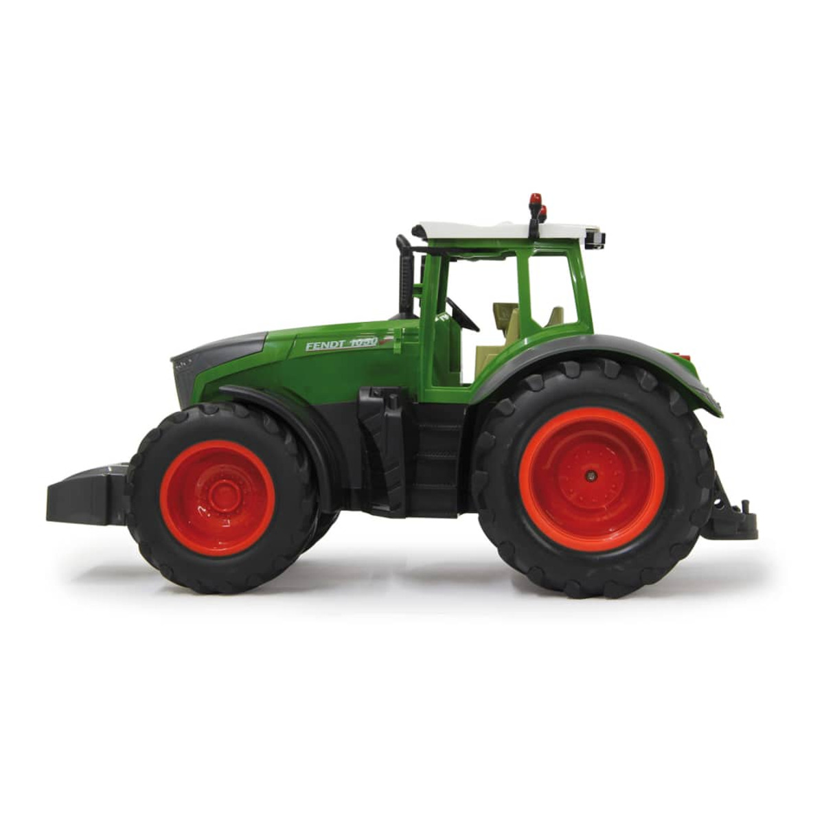 Se muestra un tractor de juguete verde con ruedas rojas sobre un fondo blanco, vista lateral.