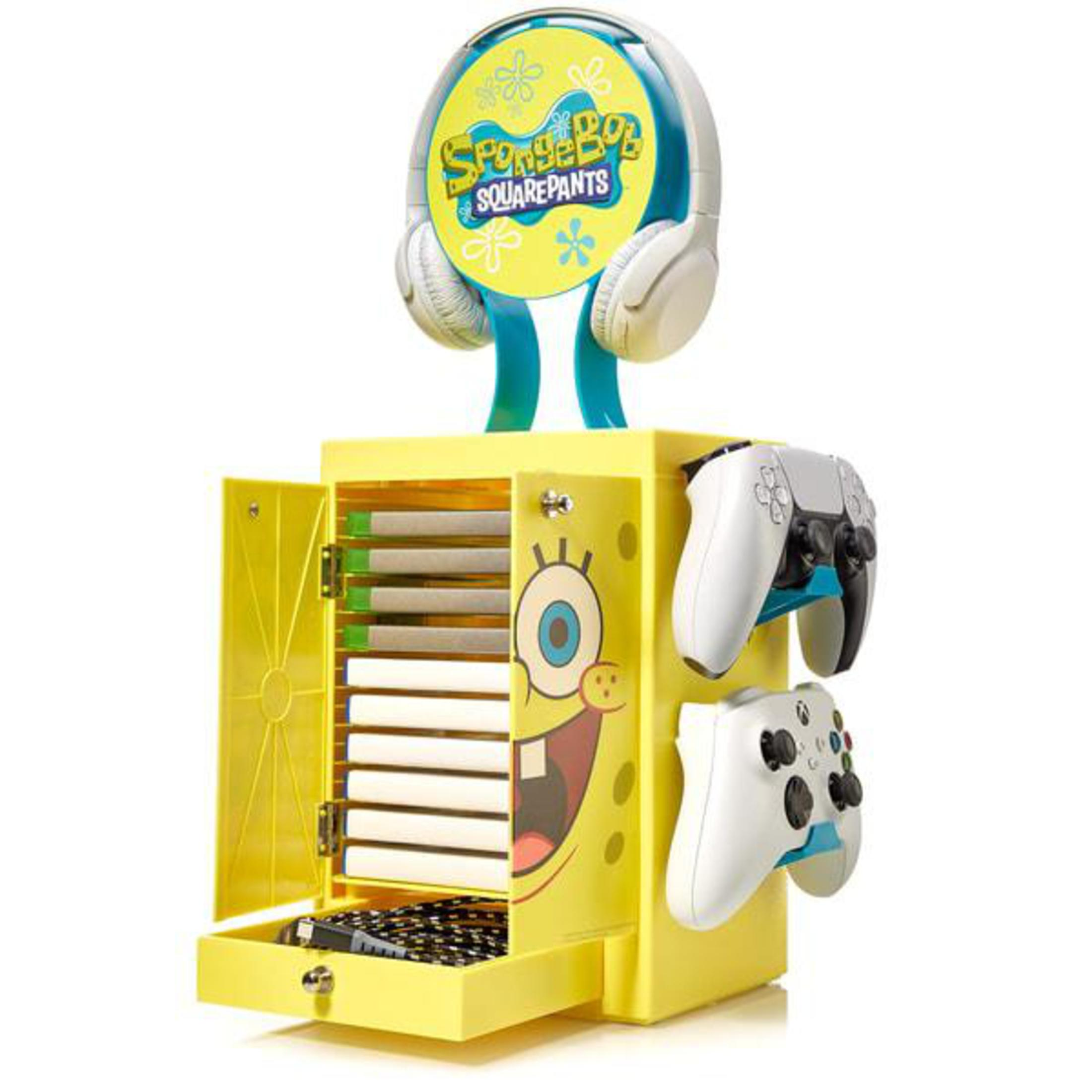 Un supporto per cuffie e controller a tema SpongeBob, con un armadietto giallo.