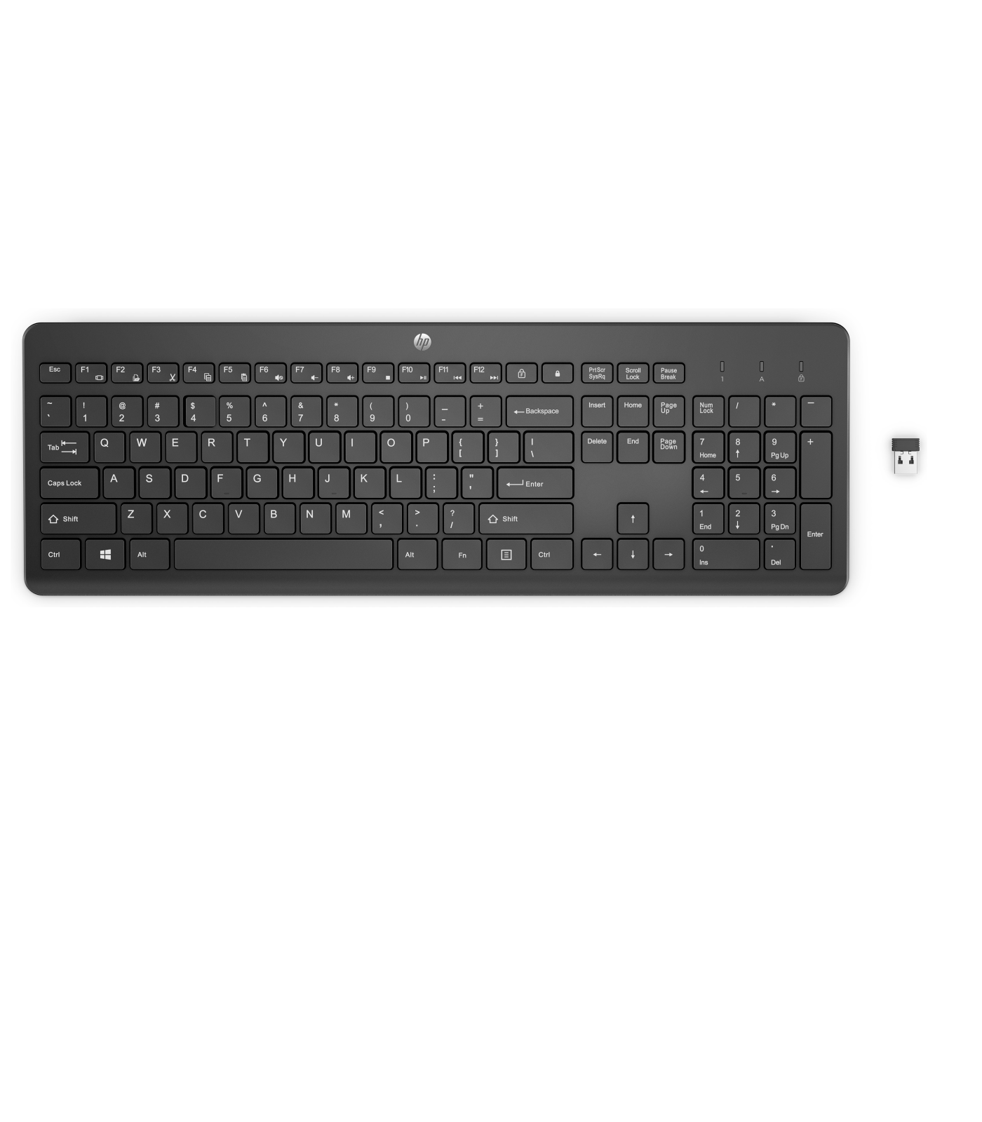 Eine schwarze HP-Tastatur mit einem USB-Dongle, von oben auf einem weißen Hintergrund betrachtet.