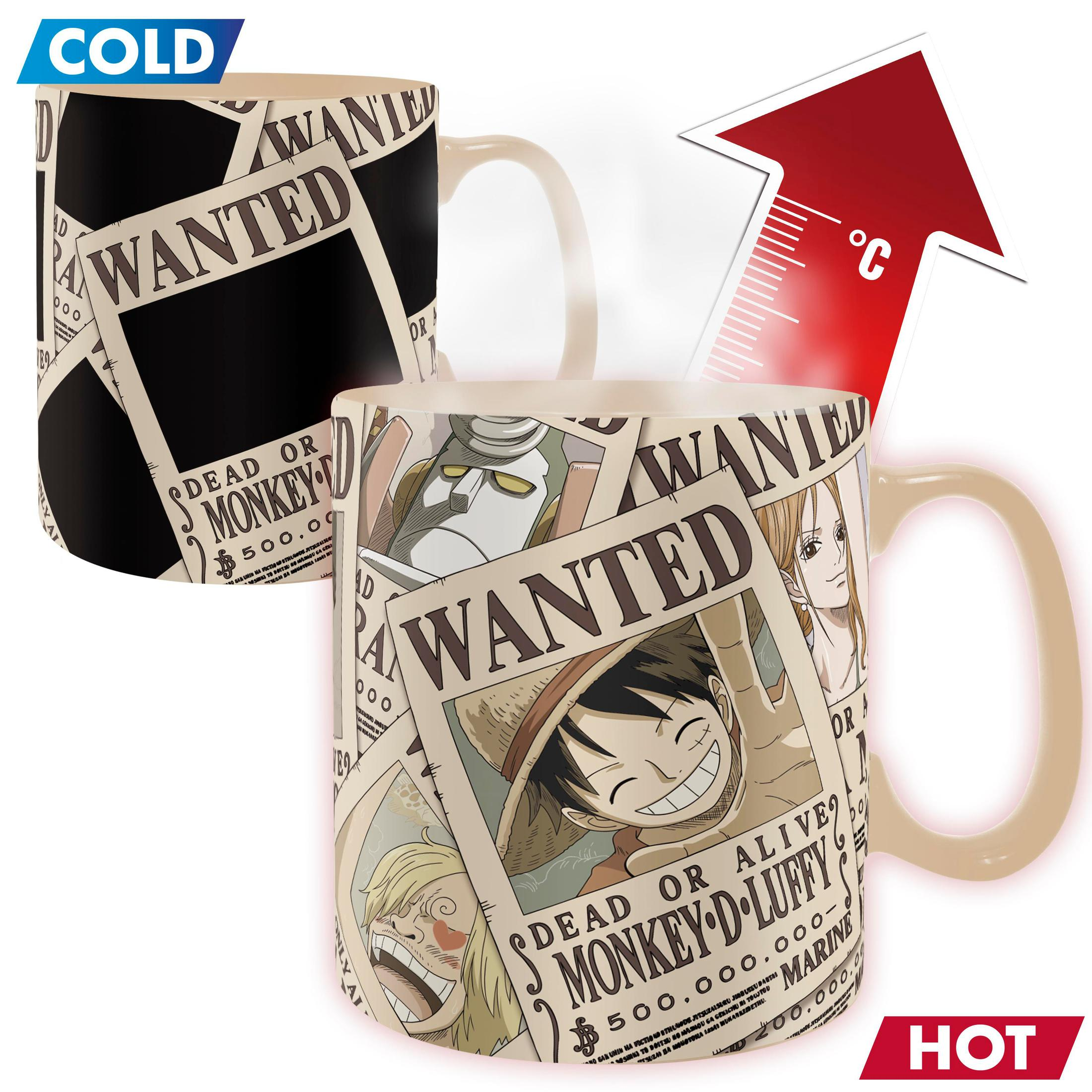 Zwei Tassen mit One Piece-Fahndungsplakaten. Eine Tasse ist schwarz, die andere weiß mit einem Pfeil, der heiß anzeigt.