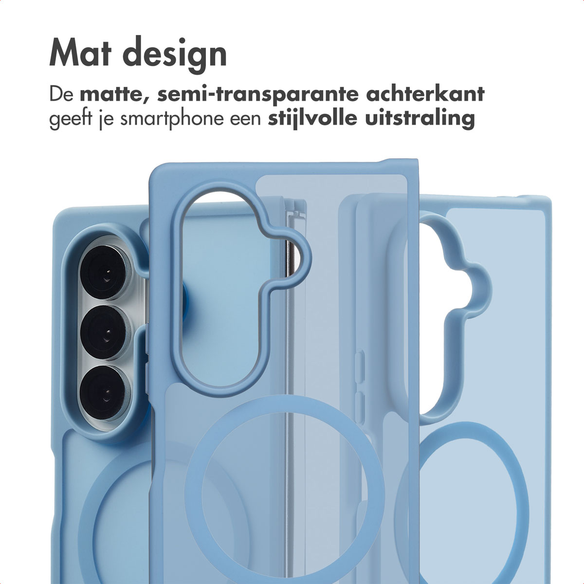 Lichtblauwe telefoonhoes met een semi-transparante matte achterkant en camera-uitsparingen.