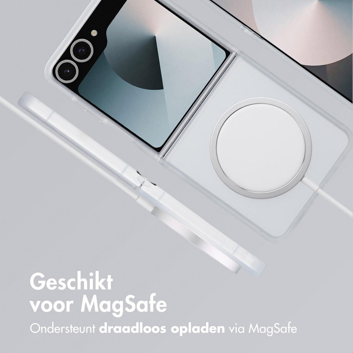 L'image montre un étui transparent sur un smartphone pliable compatible MagSafe, posé sur une surface grise.