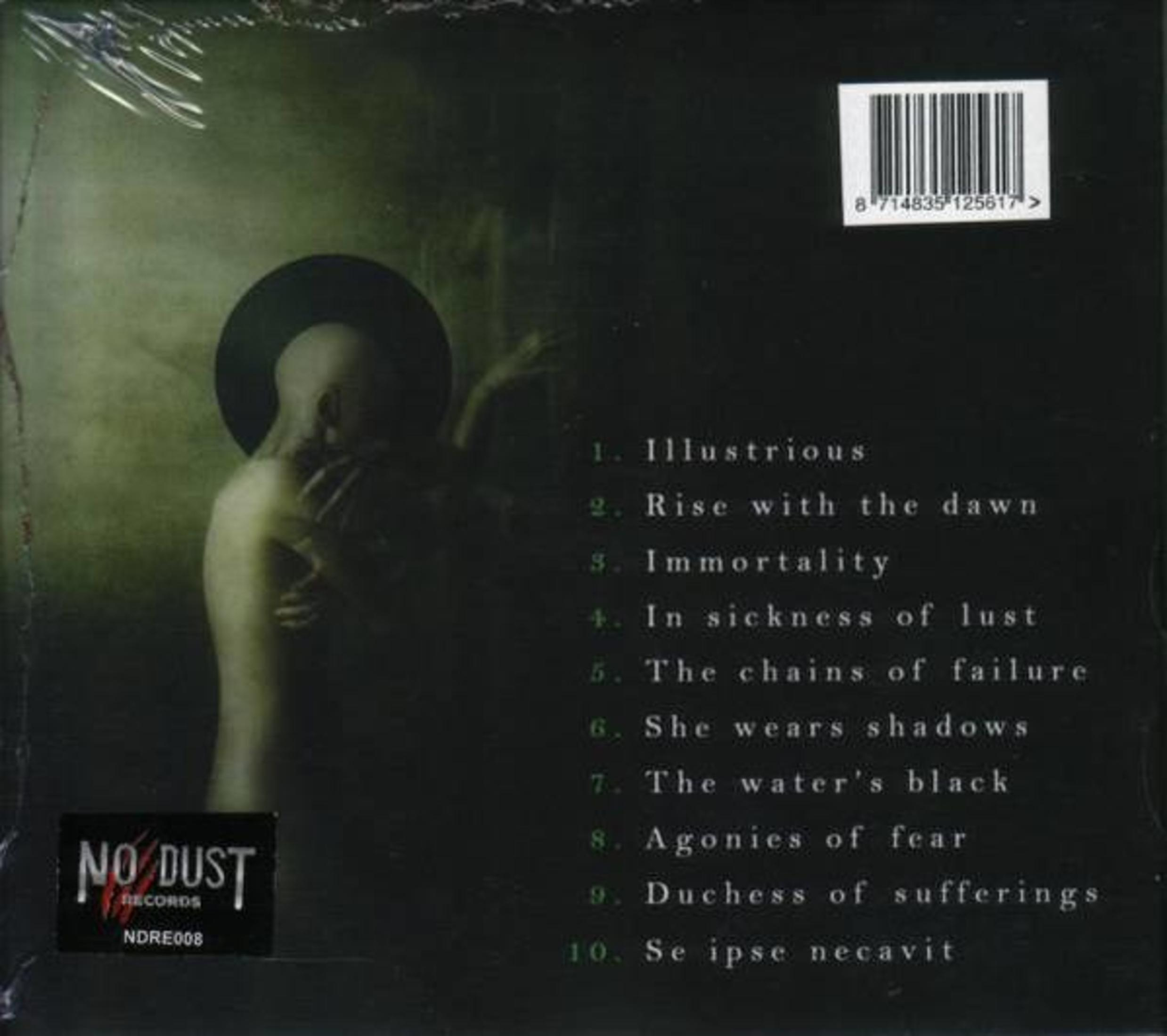 Achterkant van het album met tracklist en een schimmige figuur.