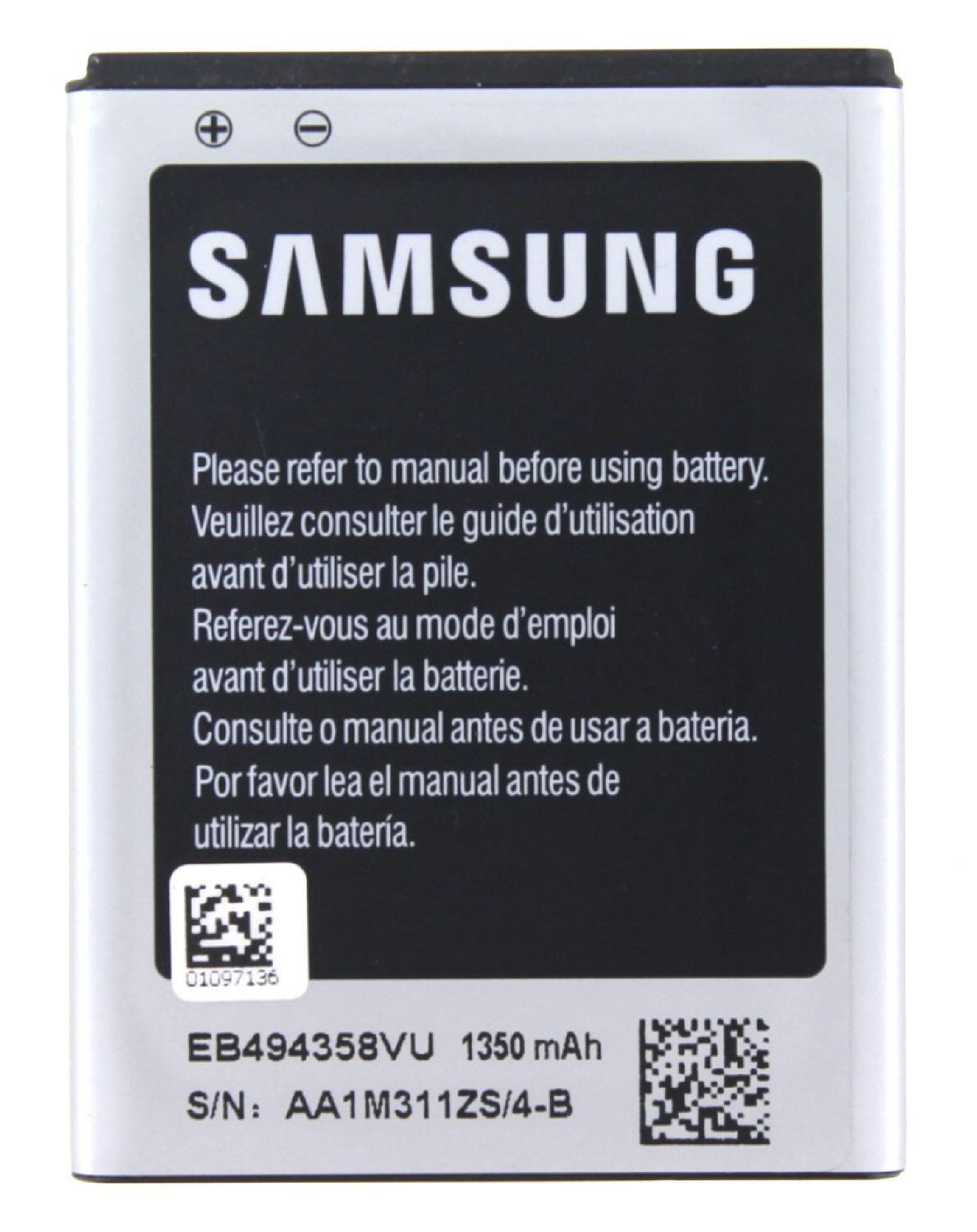 Das Bild zeigt eine Samsung-Batterie mit Spezifikationen und Sicherheitshinweisen in mehreren Sprachen auf weißem Hintergrund.