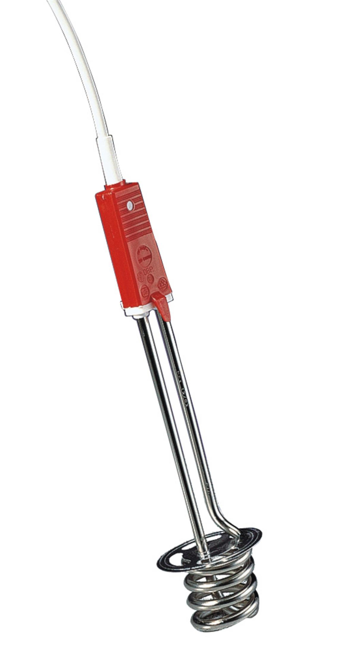 Tauchheizkörper mit rotem Griff und silbernem Heizelement, schräg auf weißem Hintergrund.