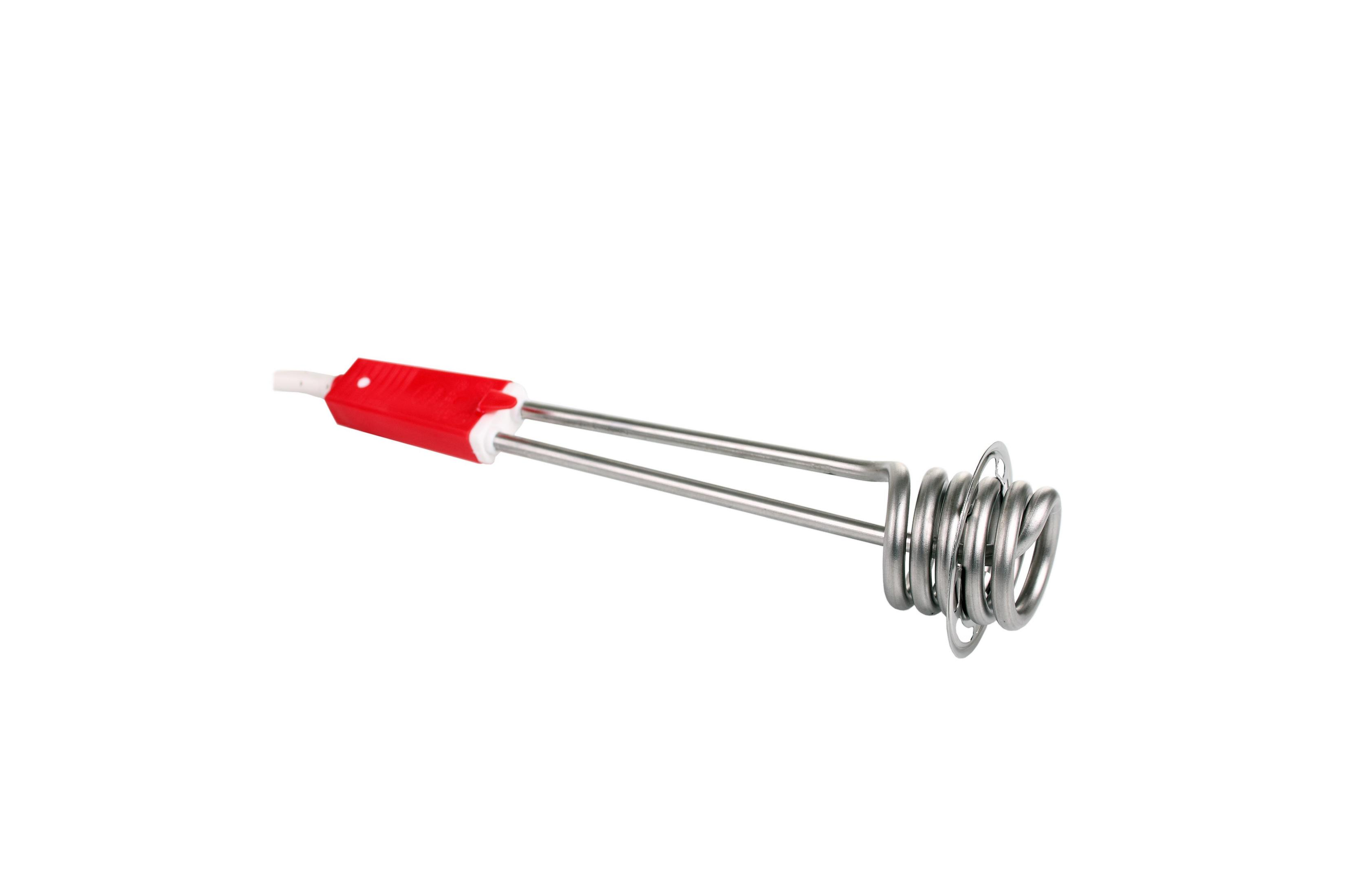Tauchheizkörper mit rotem Griff und metallischem Heizelement, isoliert auf weißem Hintergrund.