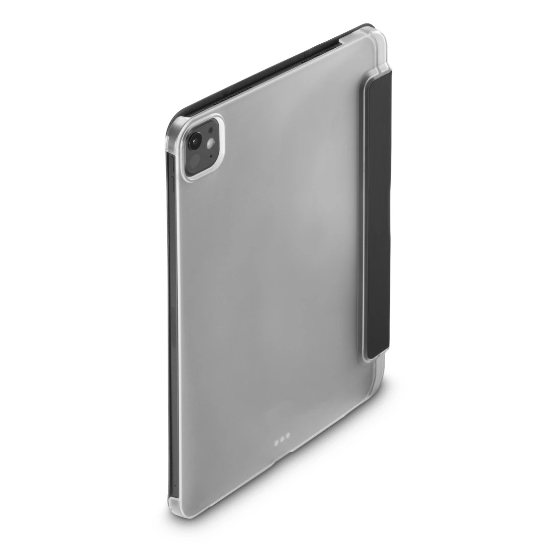 Tablet w przezroczystym etui z dołączoną czarną osłoną, ustawiony pod kątem na białym tle.
