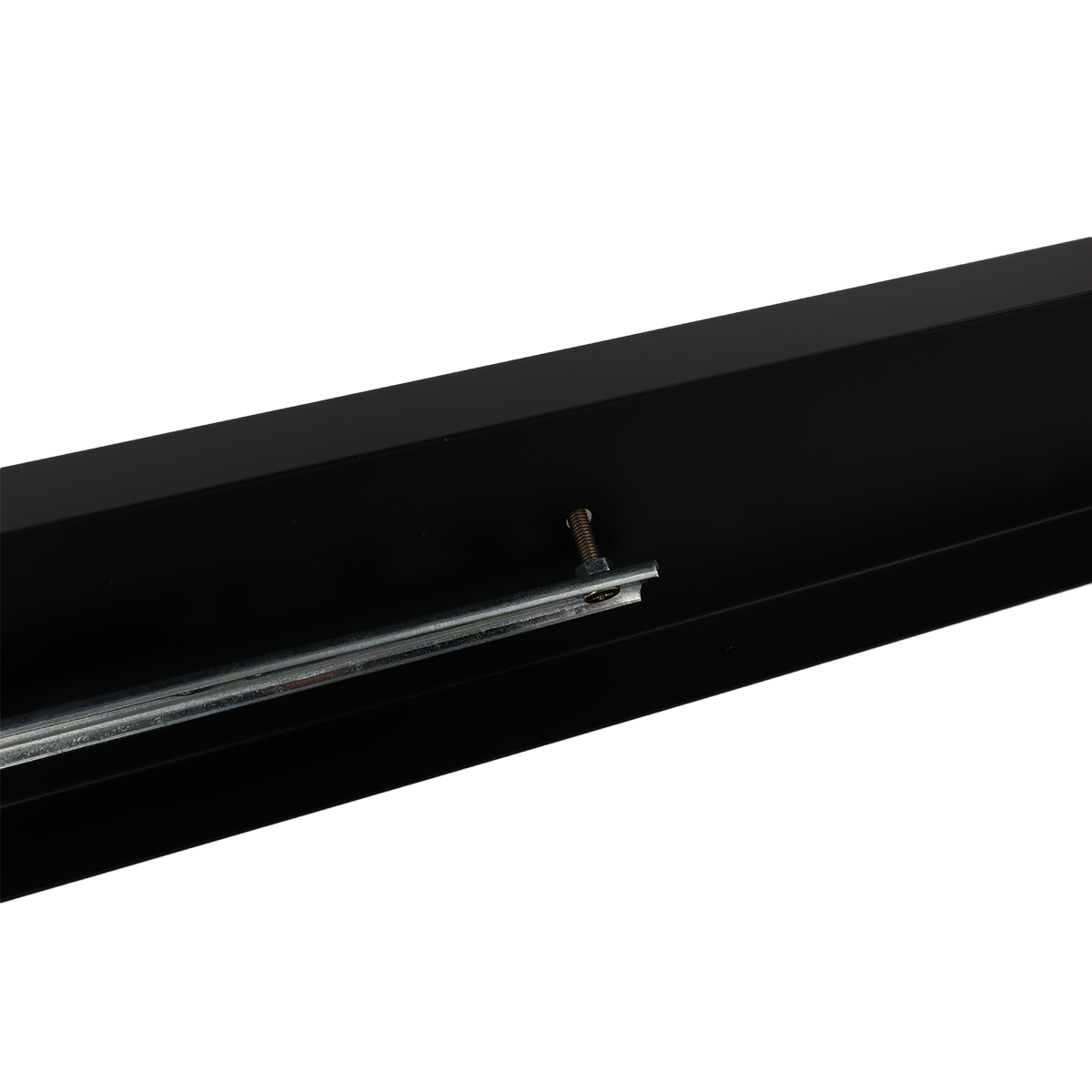 Un primer plano de un soporte rectangular negro con un tornillo y una barra de metal.