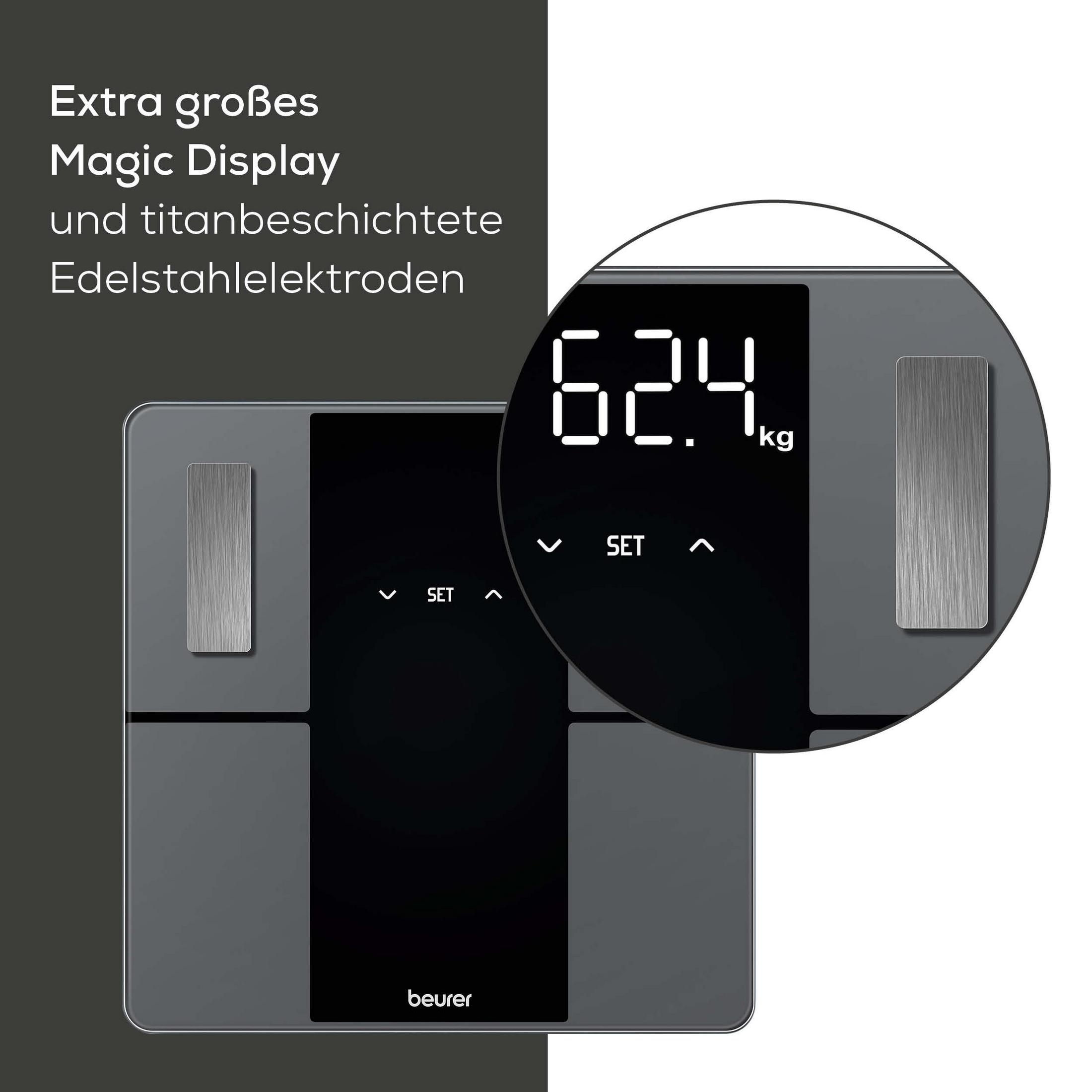 Nahaufnahme der Waage mit Gewichtsanzeige. Die Waage zeigt das Gewicht in Kilogramm an. Vergrößerte Ansicht.