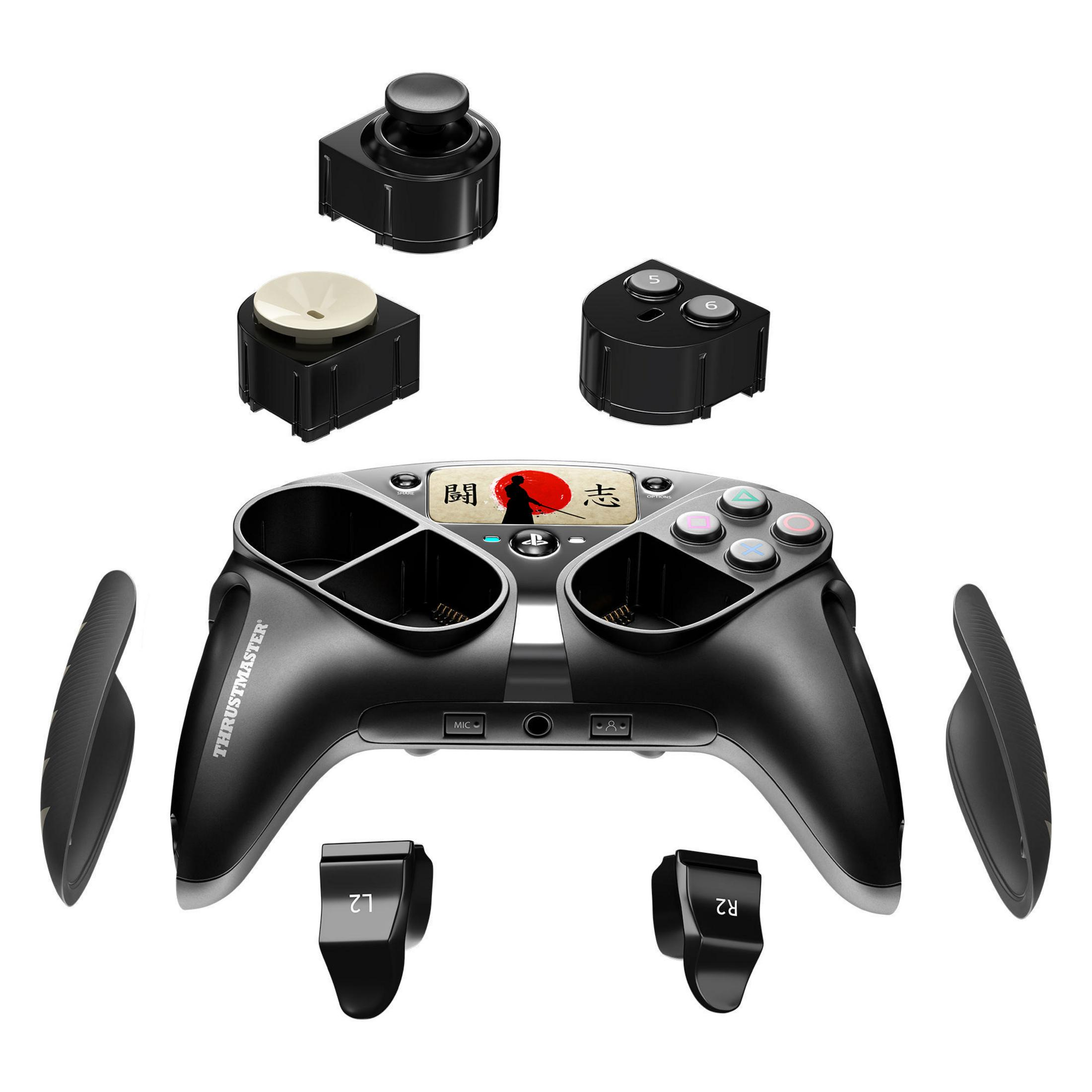 Gamepad Thrustmaster smontato con componenti. Sfondo bianco.