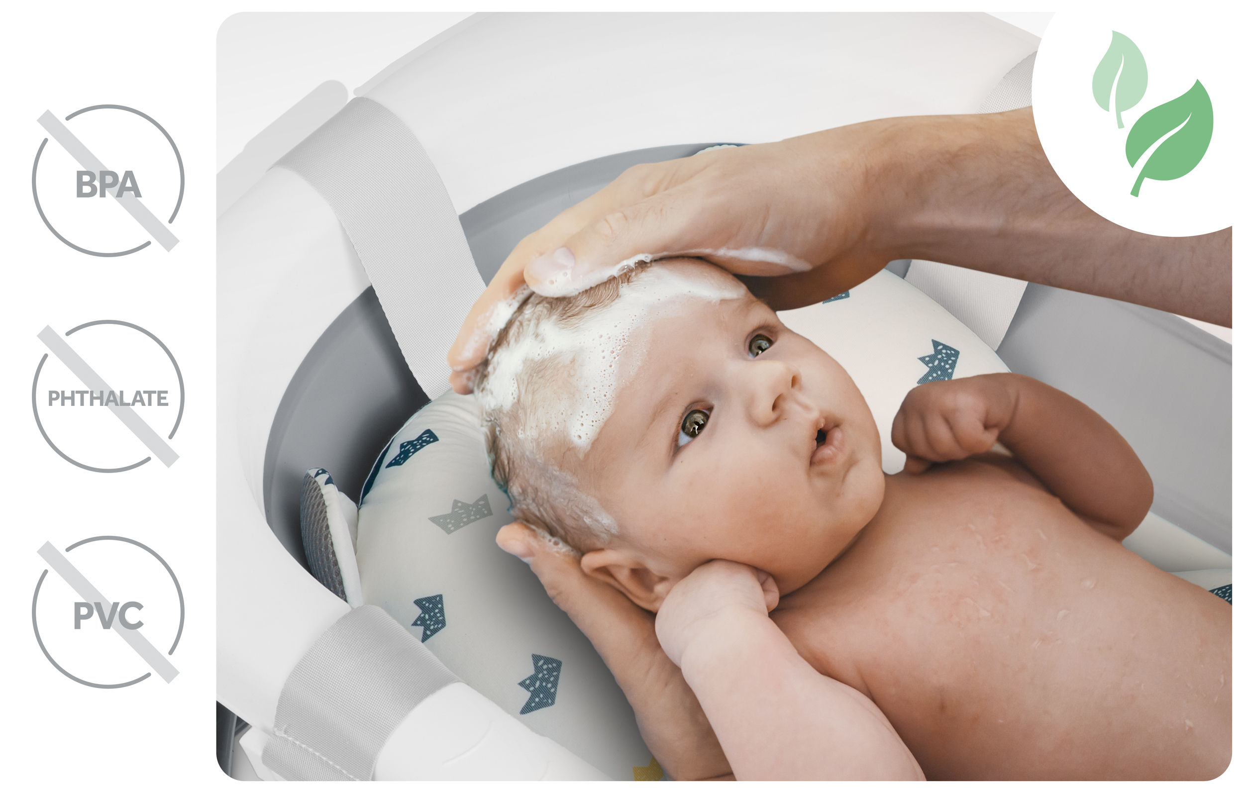 Dziecko jest kąpane, a ręka myje głowę dziecka. Obraz pokazuje również brak BPA, ftalanów, PVC.