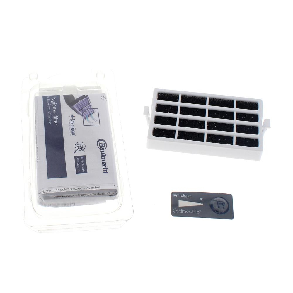 Kühlschrankfilter-Set mit Filter, Aufkleber und Verpackung.