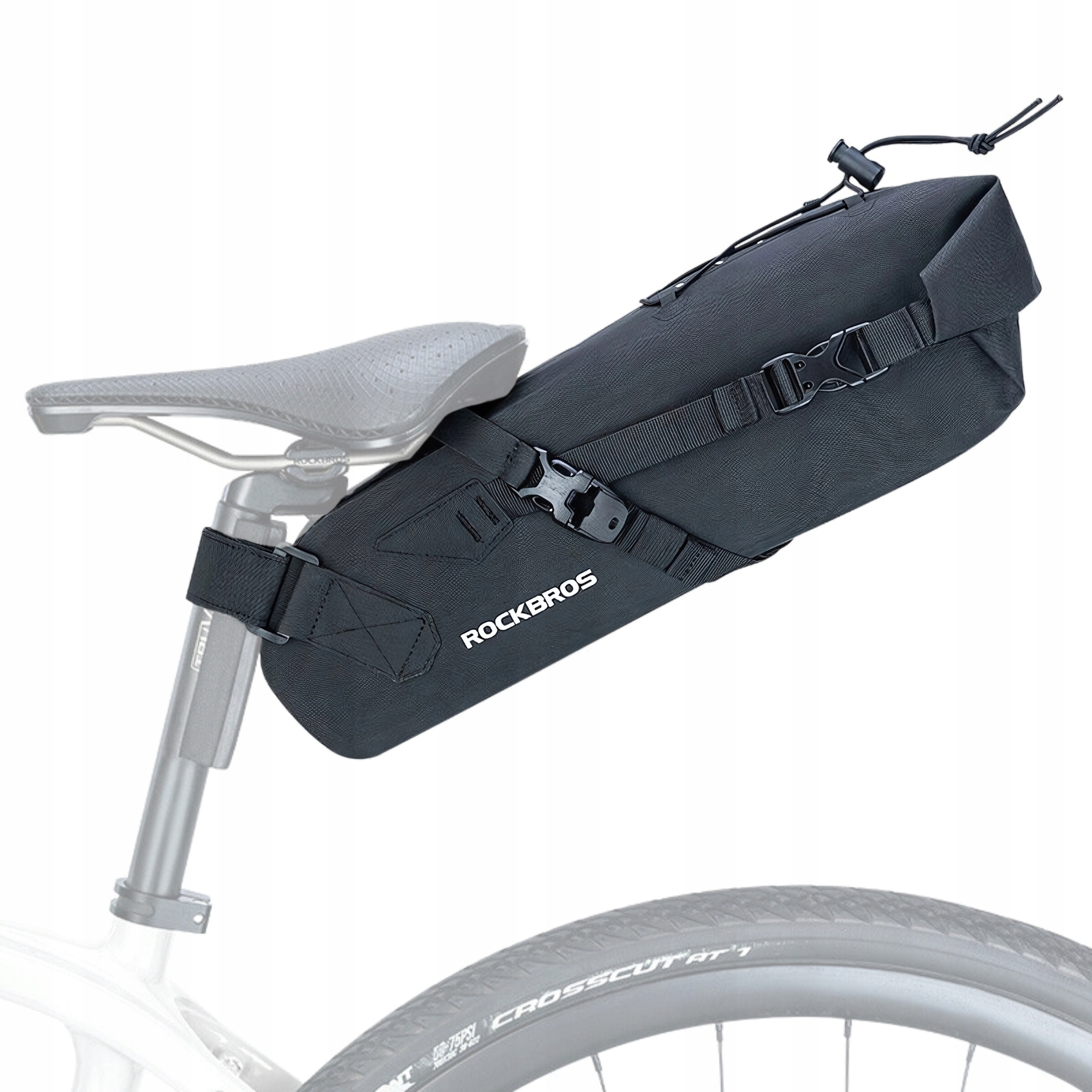 Czarna torba rowerowa Rockbros przymocowana do siodełka. Torba jest cylindryczna z paskami.