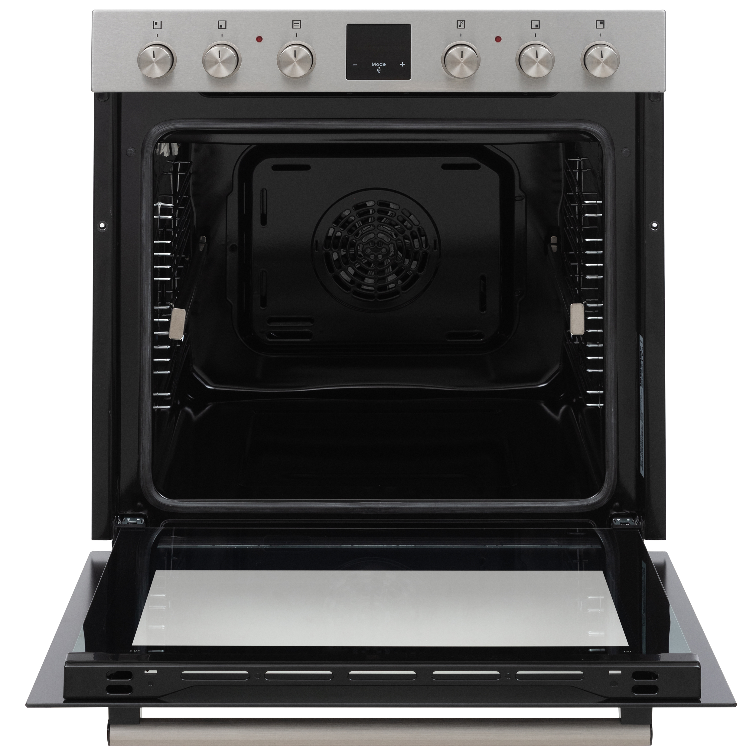 Ein offener Backofen mit schwarzem Innenraum und Glastür. Knöpfe und Display oben.