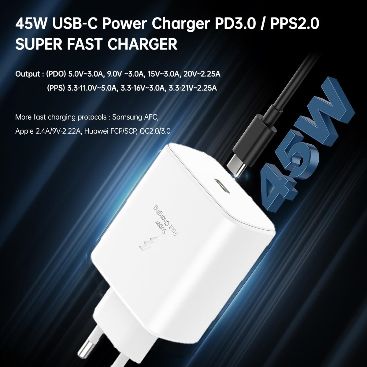 Ein weißer Ladeadapter mit schwarzem Kabel und Text zur Leistungsabgabe. Beschriftung: Super Fast Charging.