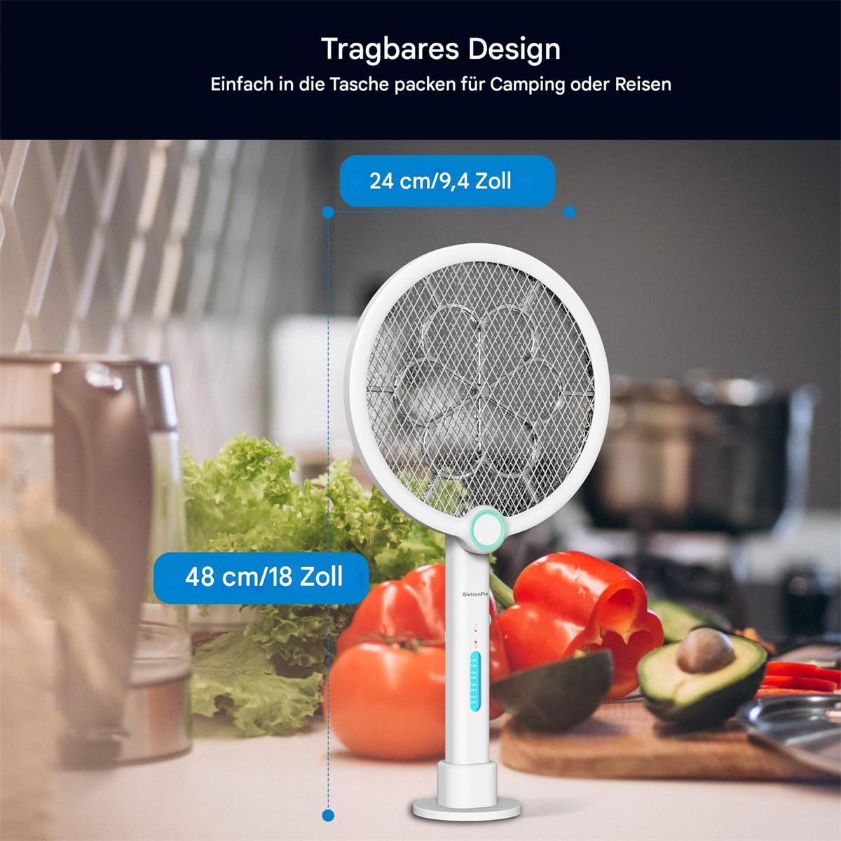 Ein weißer tragbarer Ventilator mit Gemüse im Hintergrund. Abmessungen in cm und Zoll.