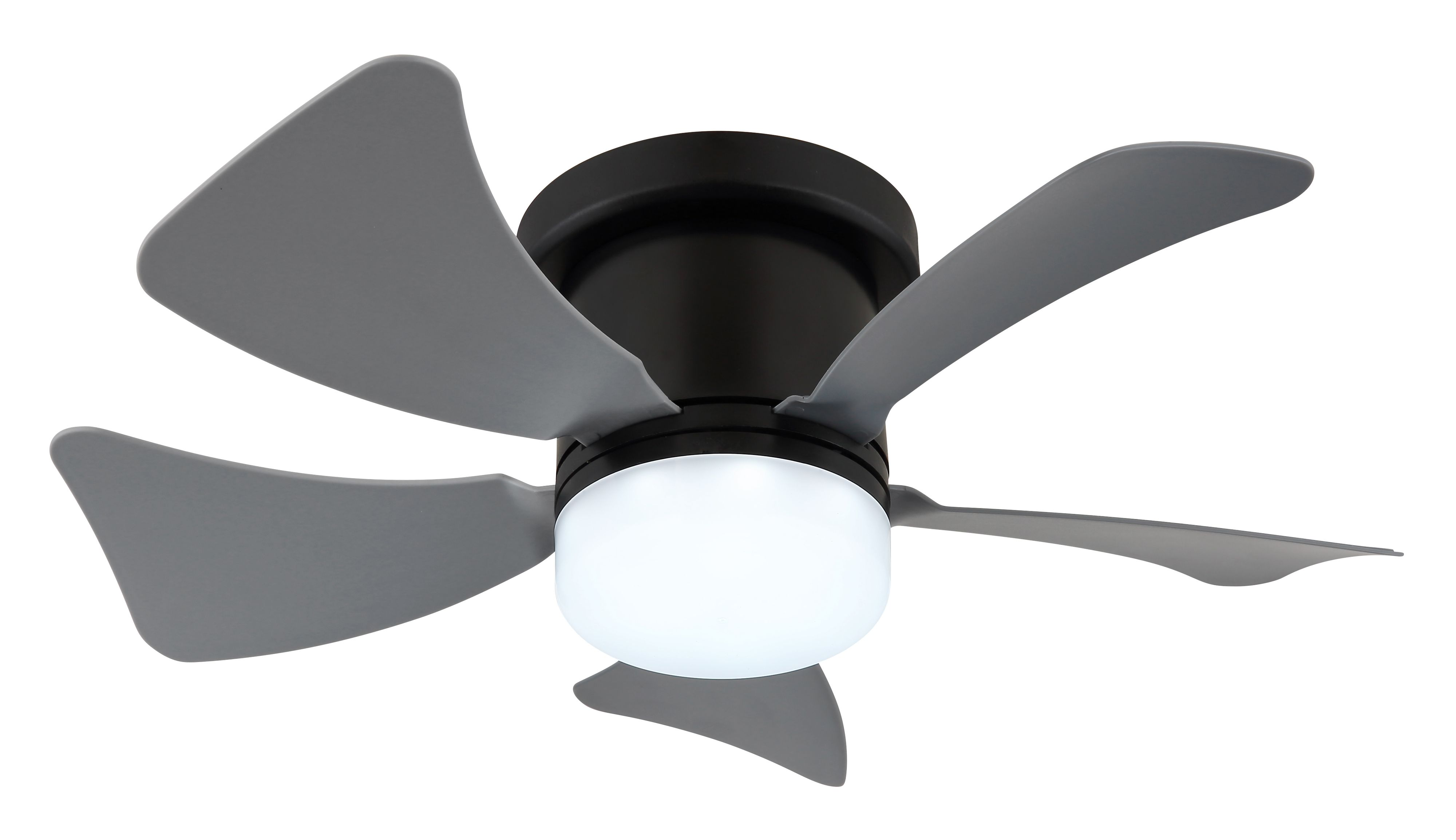 Deckenventilator mit grauen Flügeln und einem schwarzen Motorgehäuse. Er hat ein zentrales Licht, vor weißem Hintergrund.