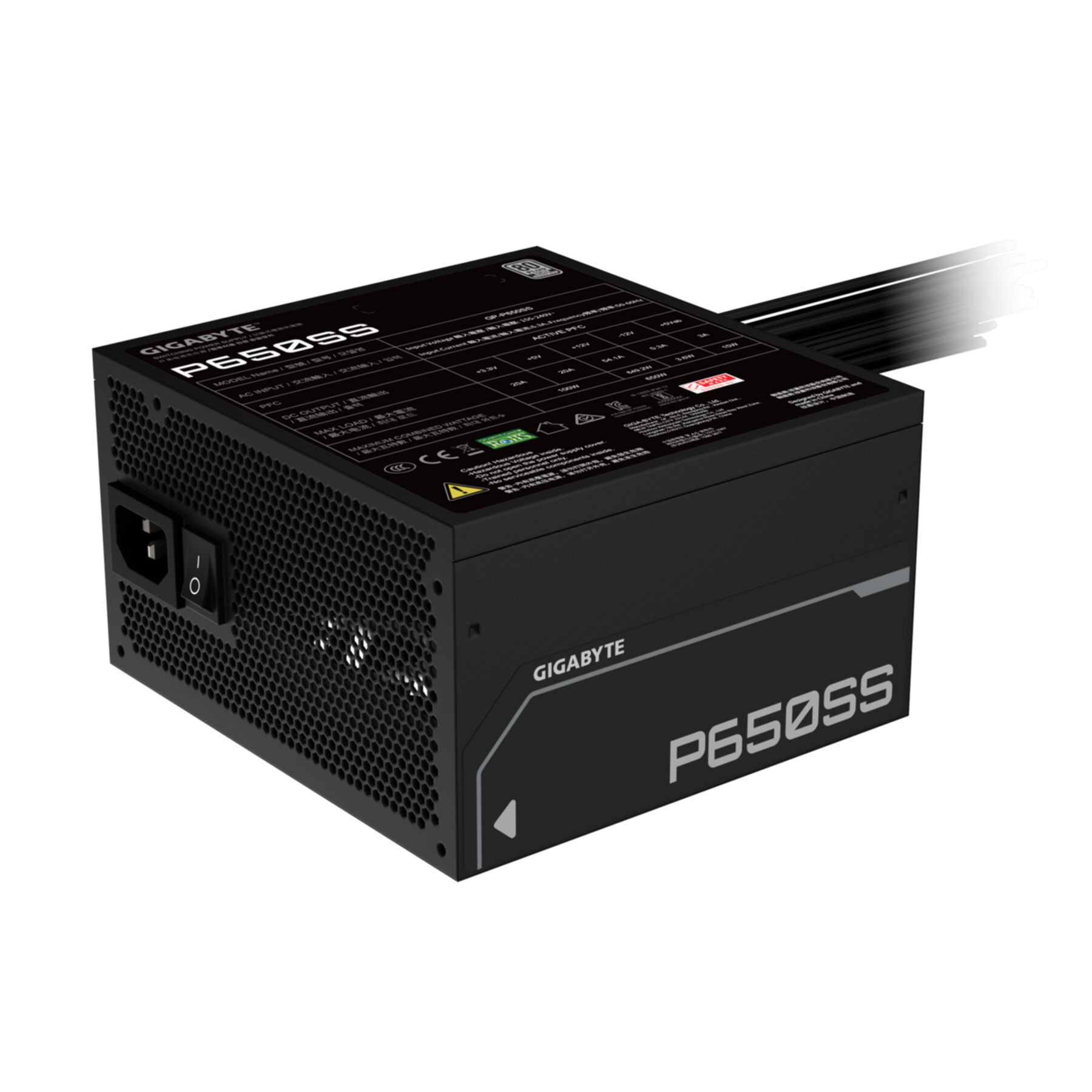 Czarny zasilacz Gigabyte P650SS, zbliżenie, widoczne złącze zasilania i przełącznik.
