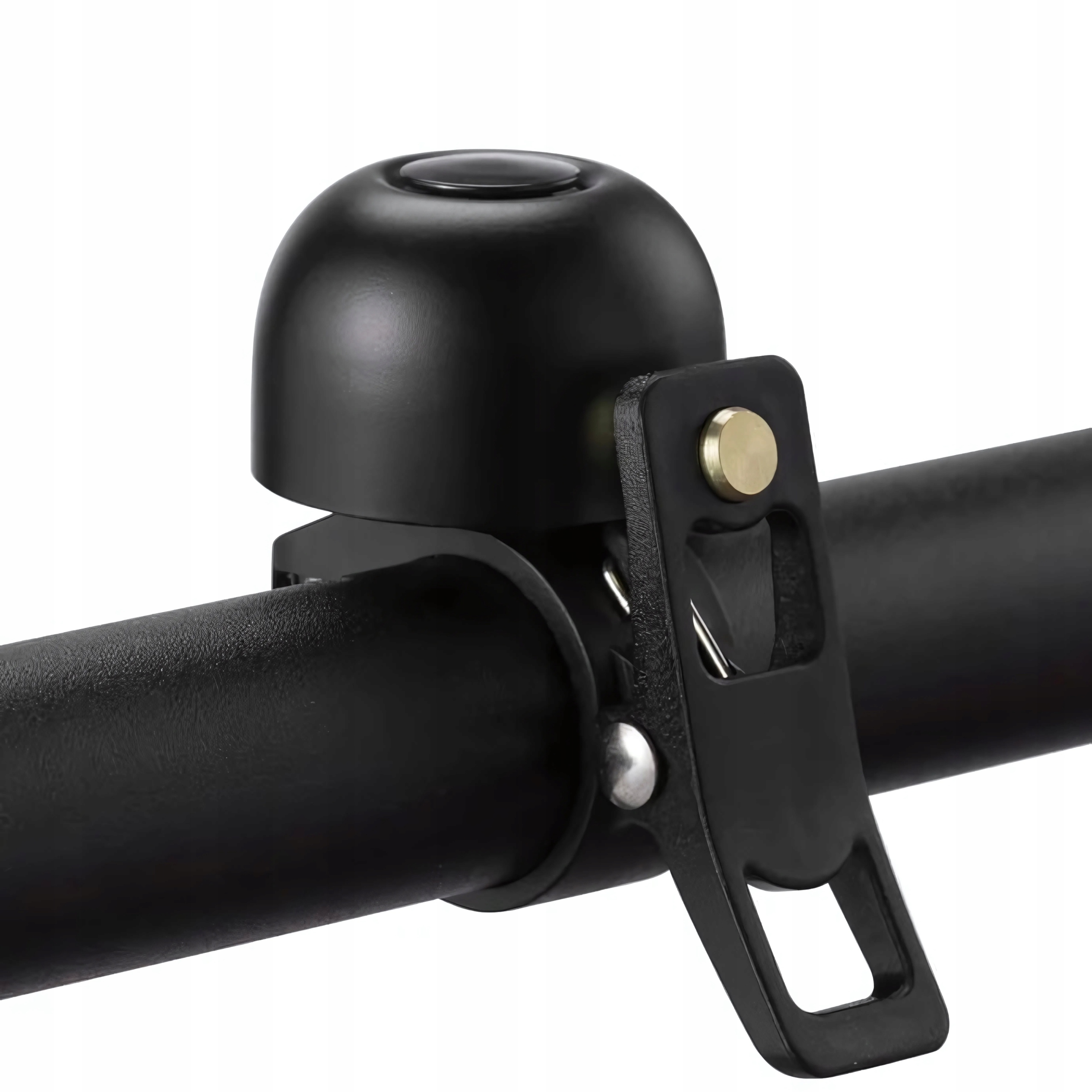 Czarny dzwonek rowerowy jest zamontowany na kierownicy. To ujęcie z bliska.