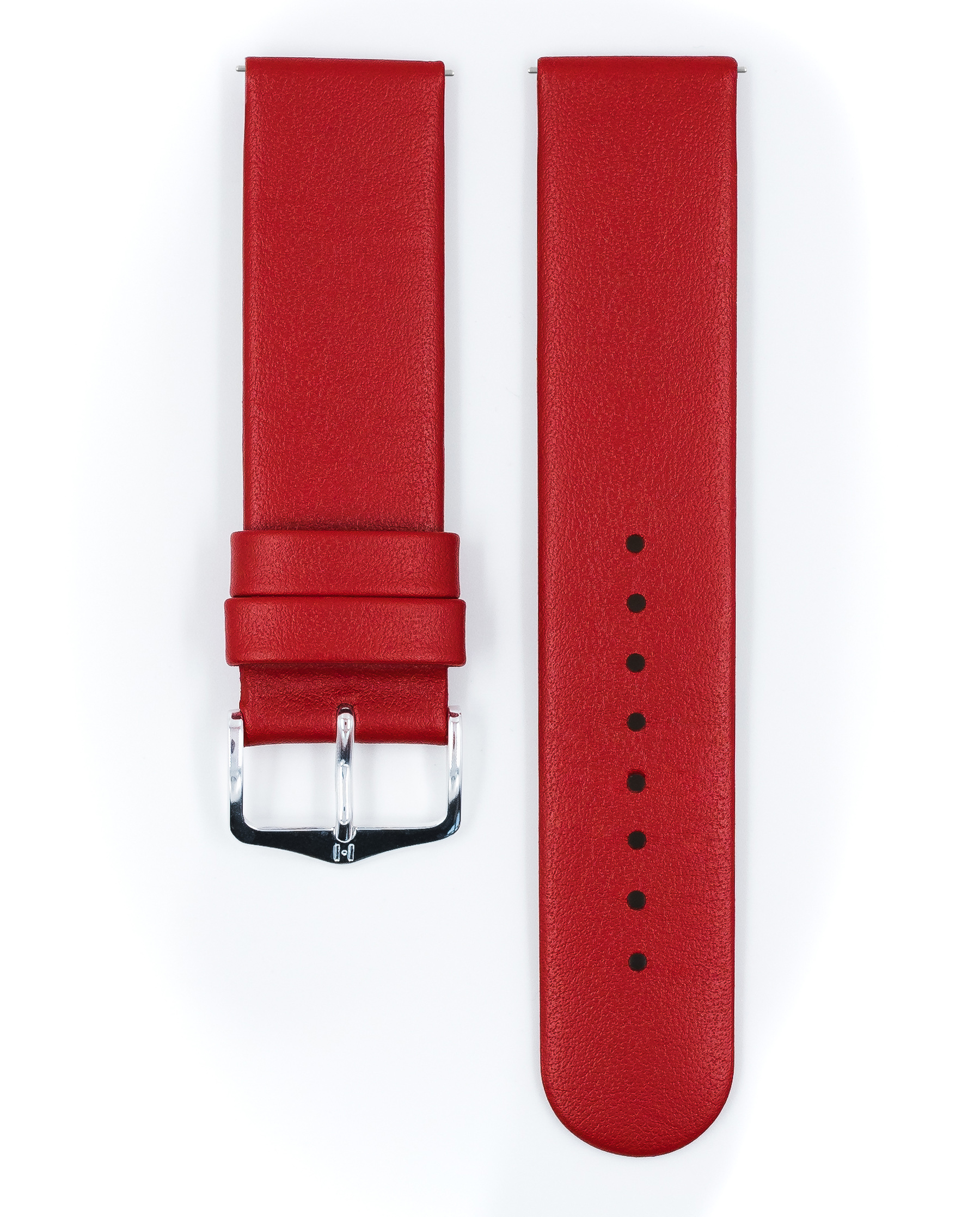 Rotes Lederarmband mit silberner Schnalle. Draufsicht. Weißer Hintergrund.