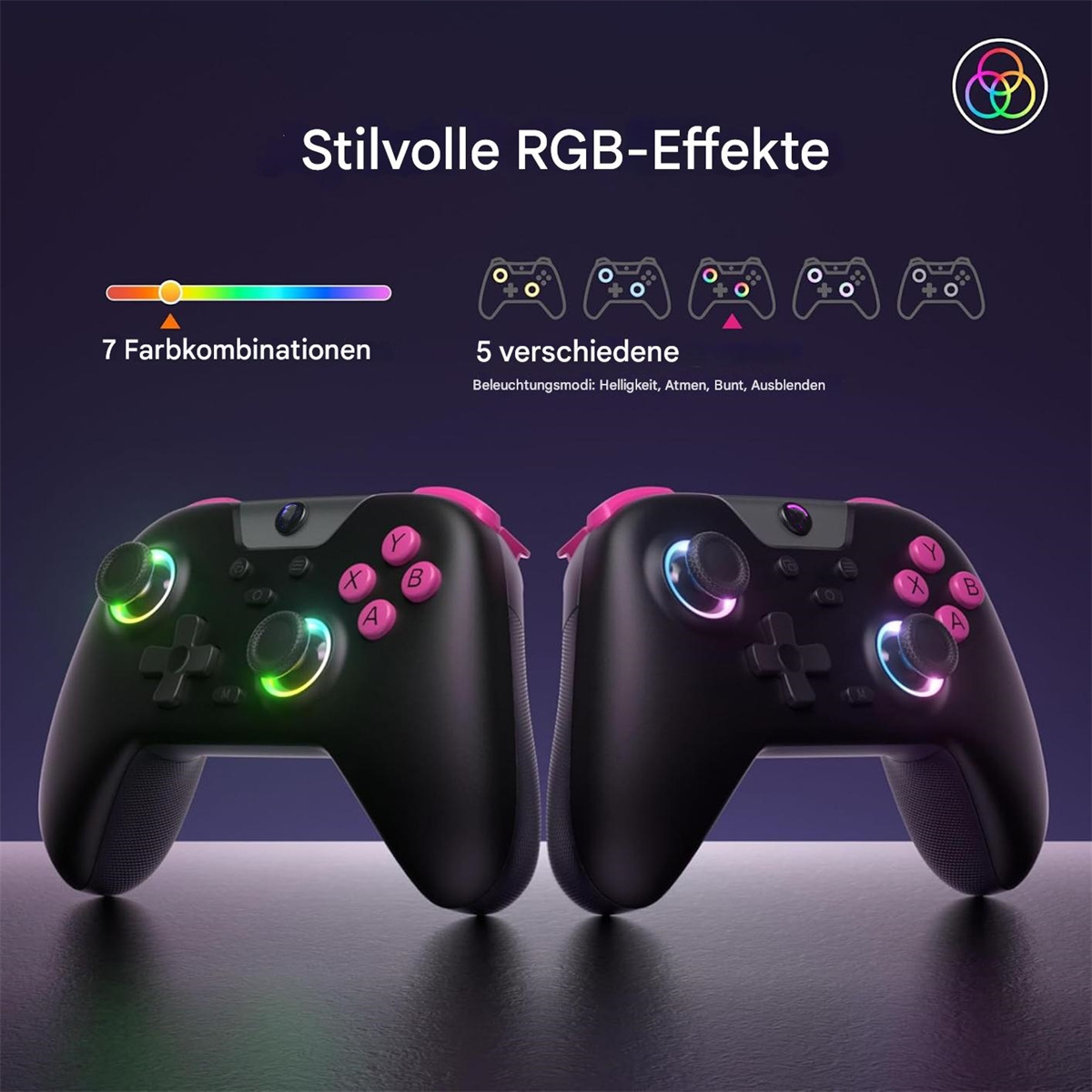 Zwei schwarze Gamecontroller mit rosa Akzenten und Lichtern, gezeigt mit Informationen über RGB-Effekte.