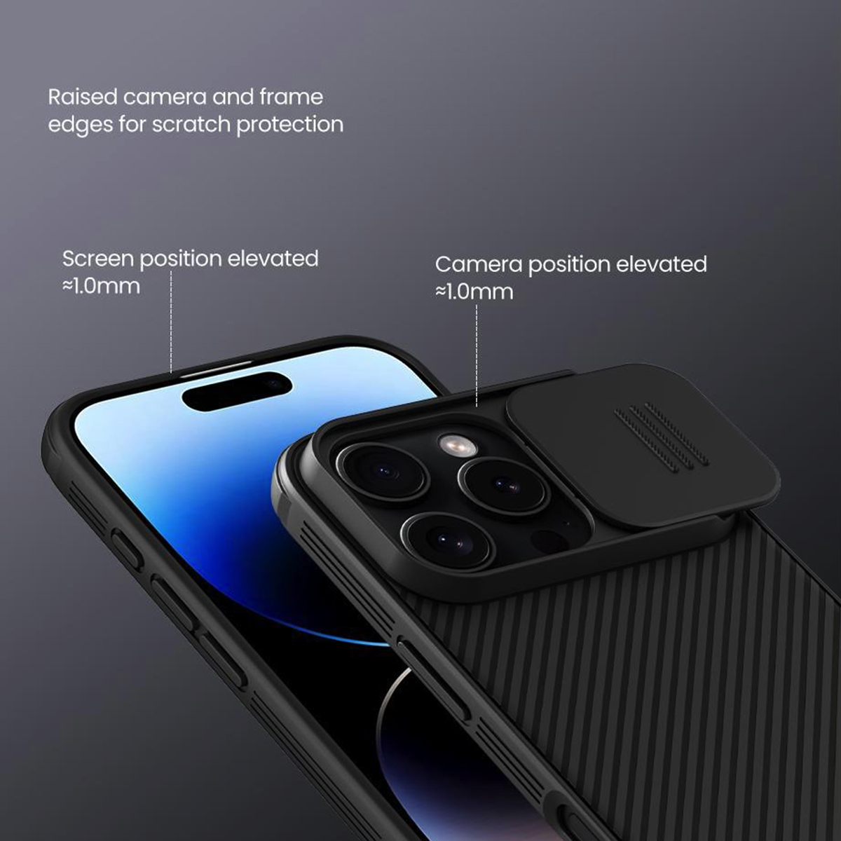 Un telefono in una custodia nera con una copertura per la fotocamera. Testo e linee sono visibili.