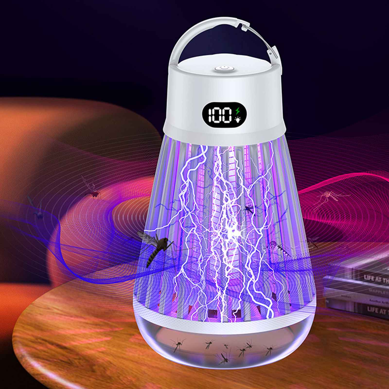Insektenvernichter mit violettem Licht und Digitalanzeige. Zeigt das Fangen von Mücken. Dynamischer Lichteffekt im Hintergrund.