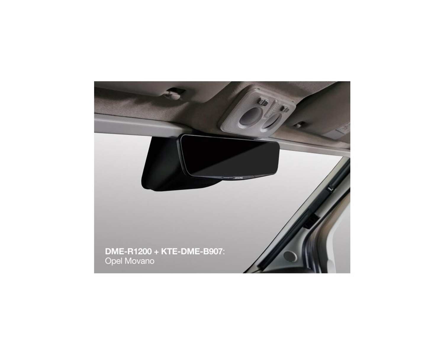 Autoinnenraum mit schwarzem Rückspiegel an der Decke. Text: DME-R1200 + KTE-DME-B907.