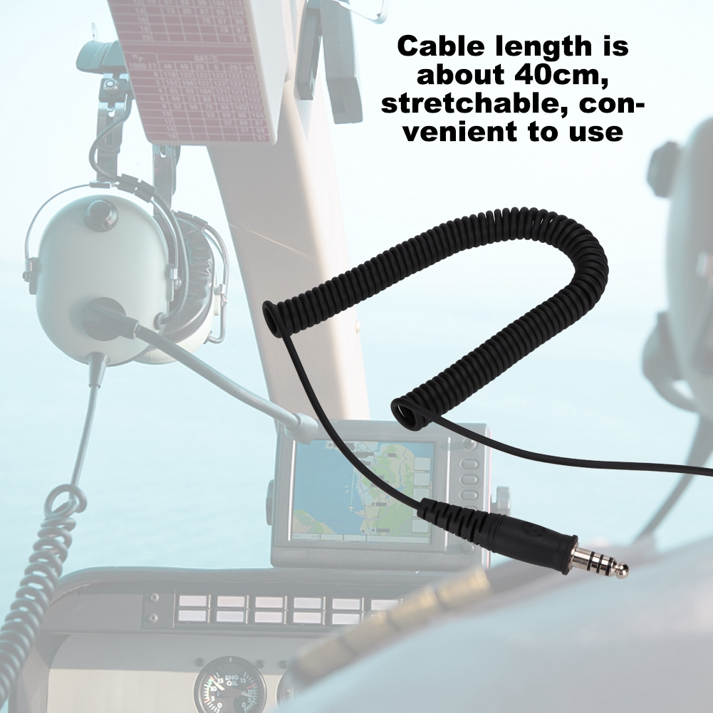 Gekräuseltes schwarzes Kabel mit Klinkenstecker und Headset im Cockpit. Text: „Kabellänge ca. 40 cm“.