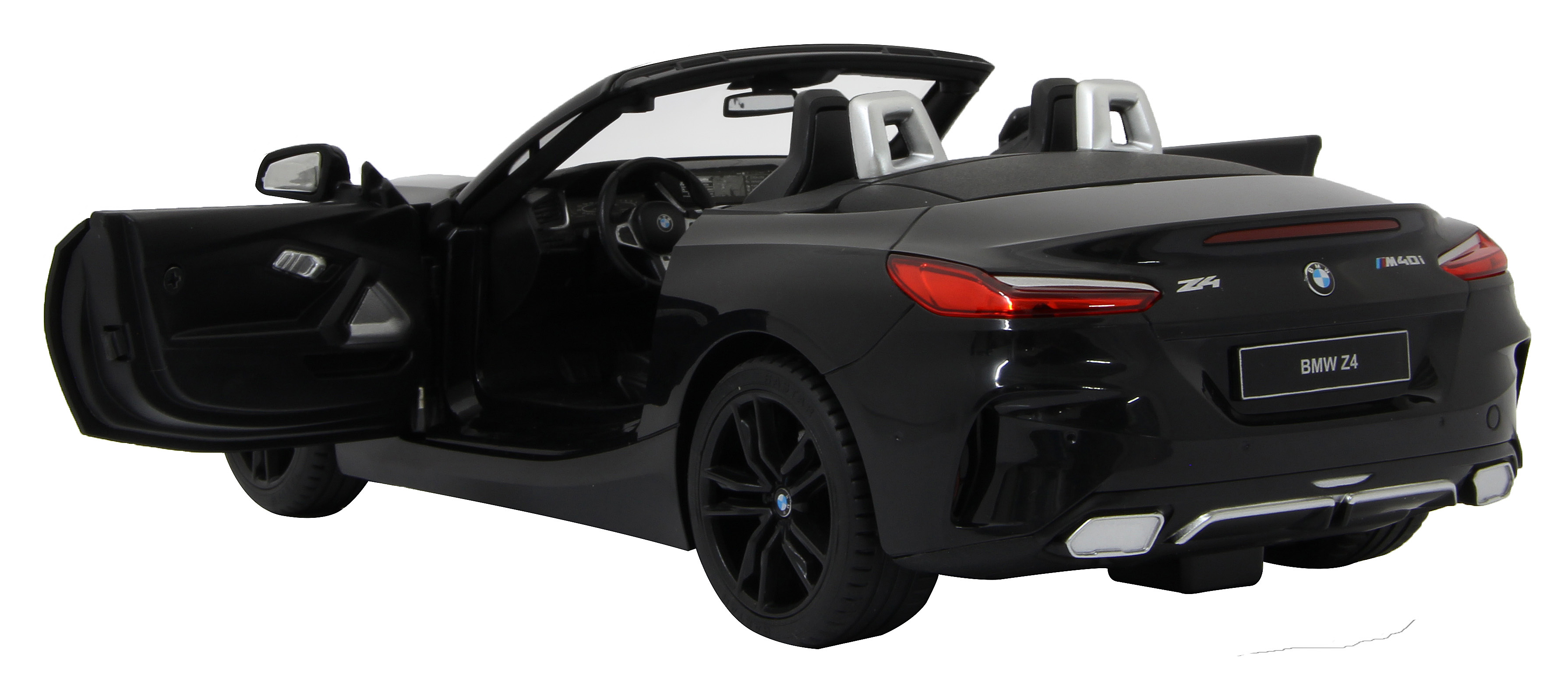 Schwarzer BMW Z4 Roadster, Rückansicht. Die Türen sind geöffnet. Das Auto steht auf weißem Untergrund.