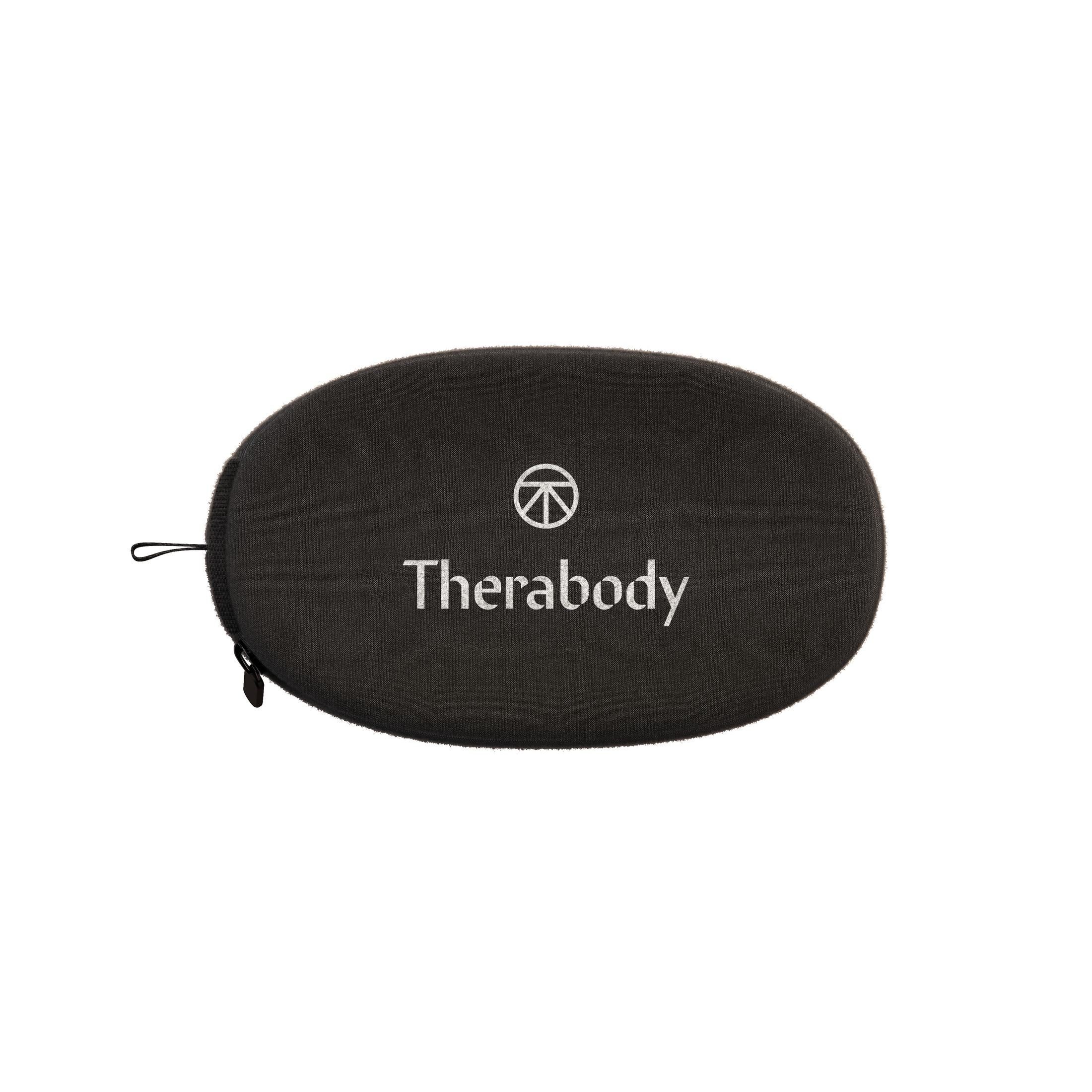 Máscara de ojos Therabody negra en un estuche negro con cremallera. Fondo blanco.