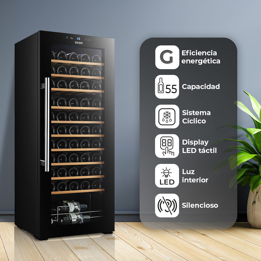 Una vinoteca llena de botellas está junto a iconos que describen las características, sobre un suelo de madera con una planta.