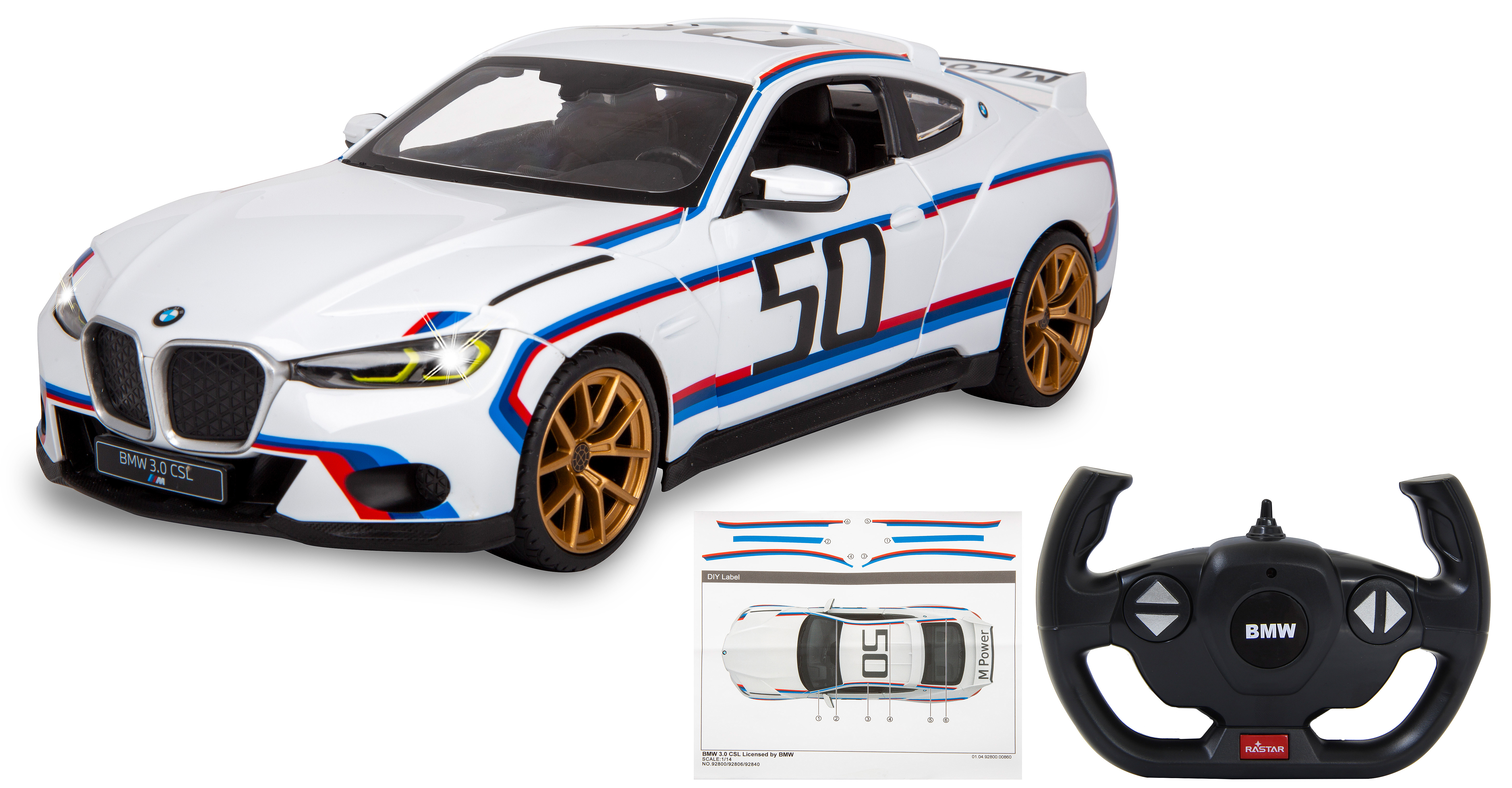 Weißes BMW 3.0 CSL Spielzeugauto, Nummer 50, goldene Räder. Fernbedienung und Aufkleber. Weißer Hintergrund.