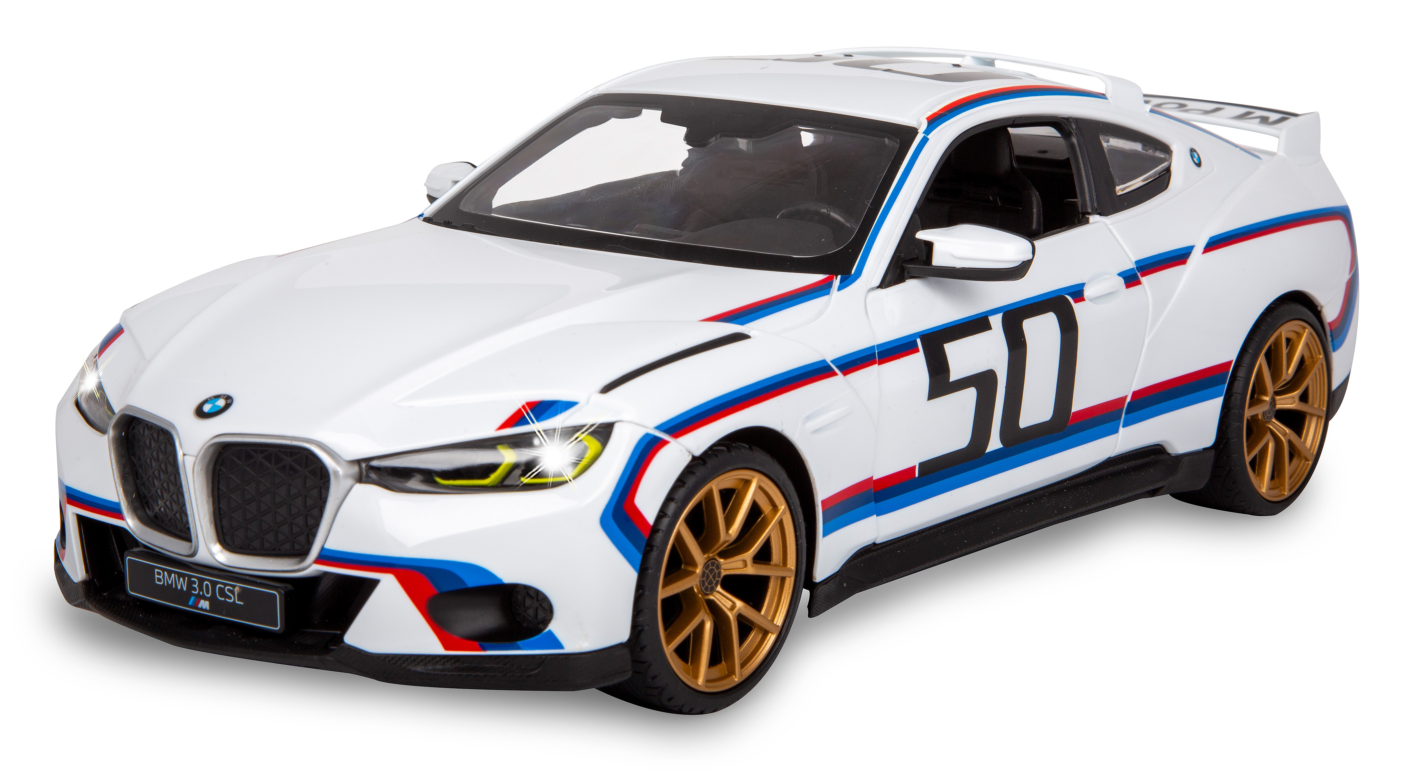 Weißes BMW 3.0 CSL Spielzeugauto mit goldenen Rädern. Nummer 50 an der Seite. Weißer Hintergrund.