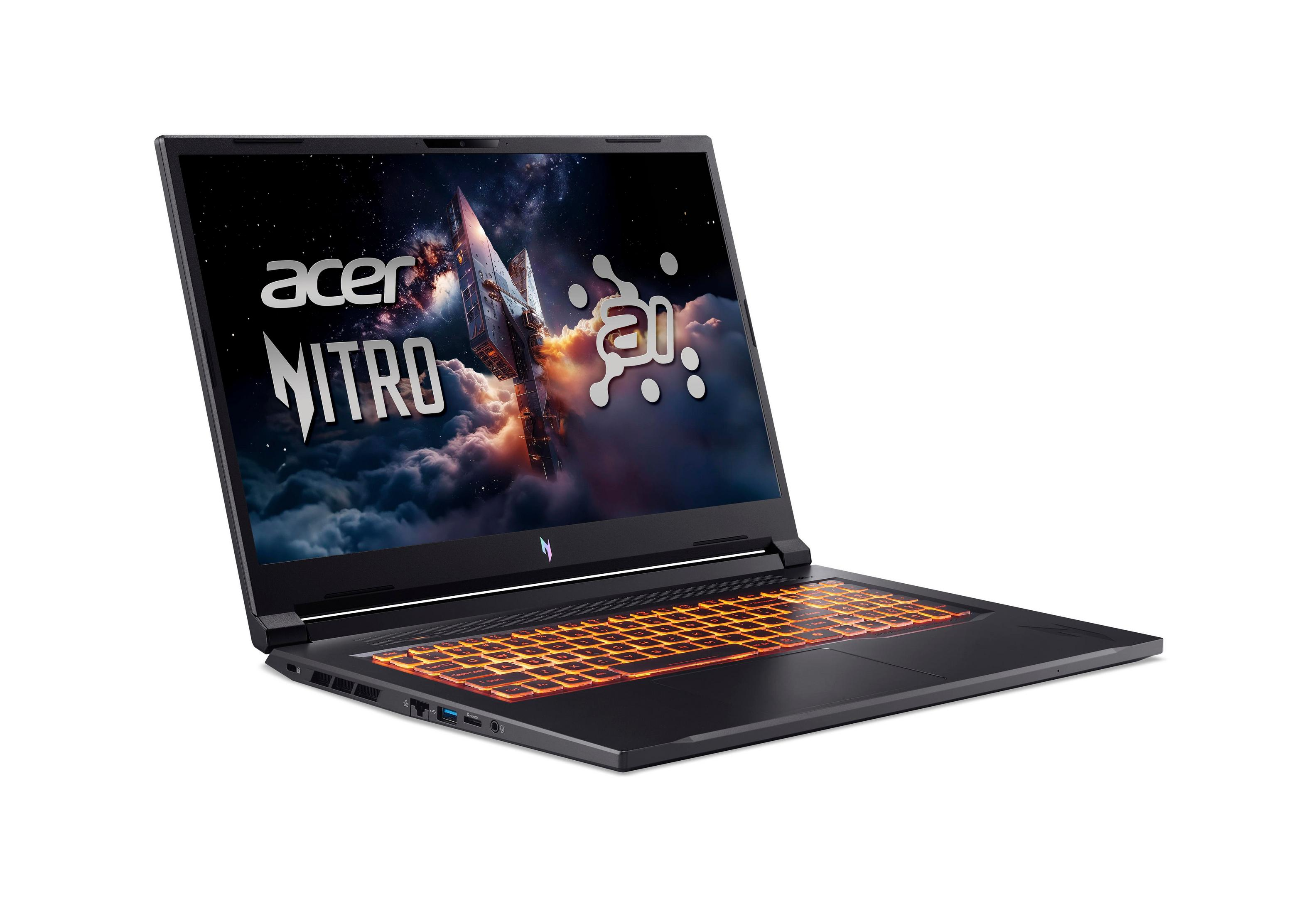 Acer Nitro Laptop auf weißer Oberfläche geöffnet, zeigt eine Weltraumszene, mit orangefarbener Tastaturbeleuchtung.
