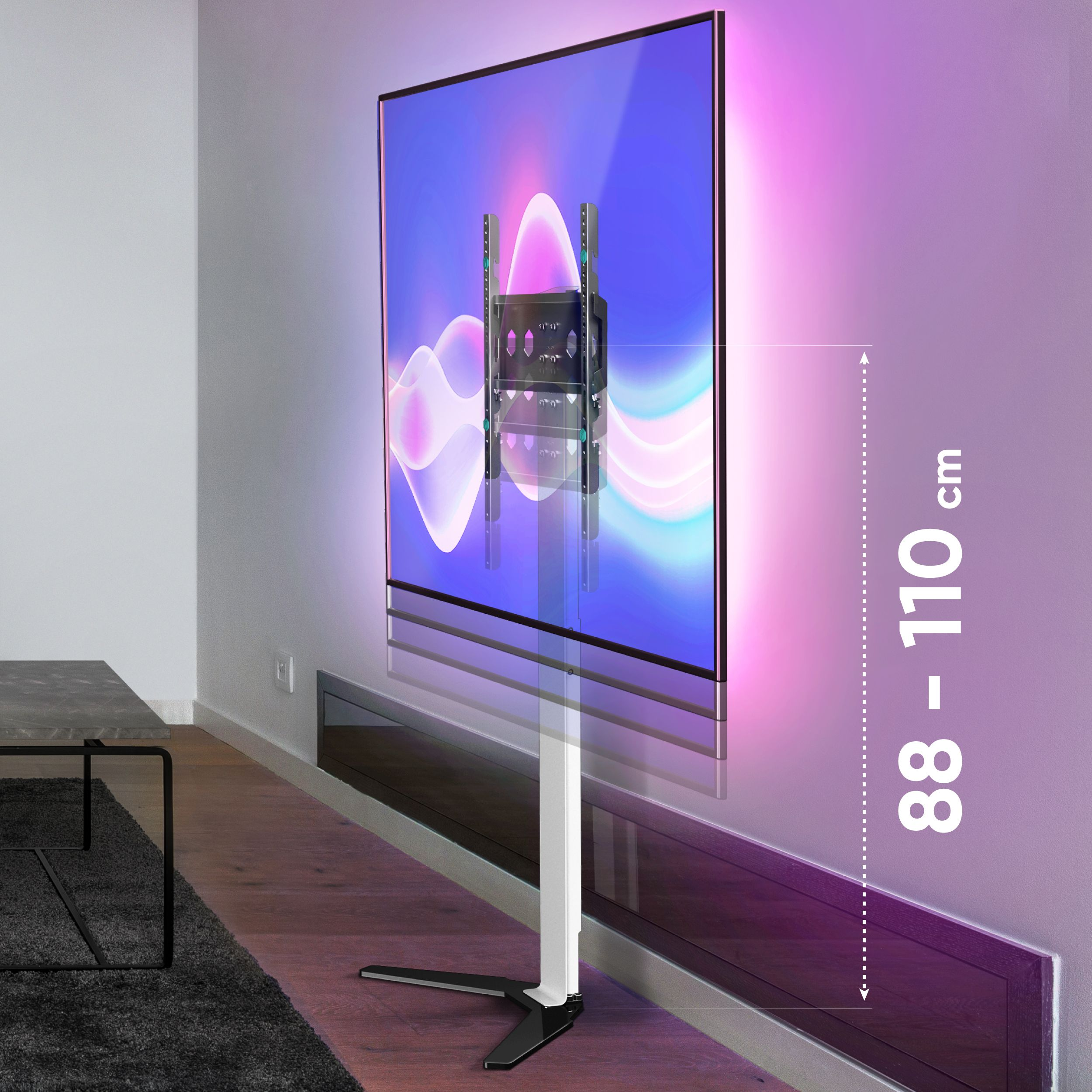 Telewizor na stojaku z kolorowym oświetleniem. Tekst: 88-110 cm. Nowoczesne wnętrze.