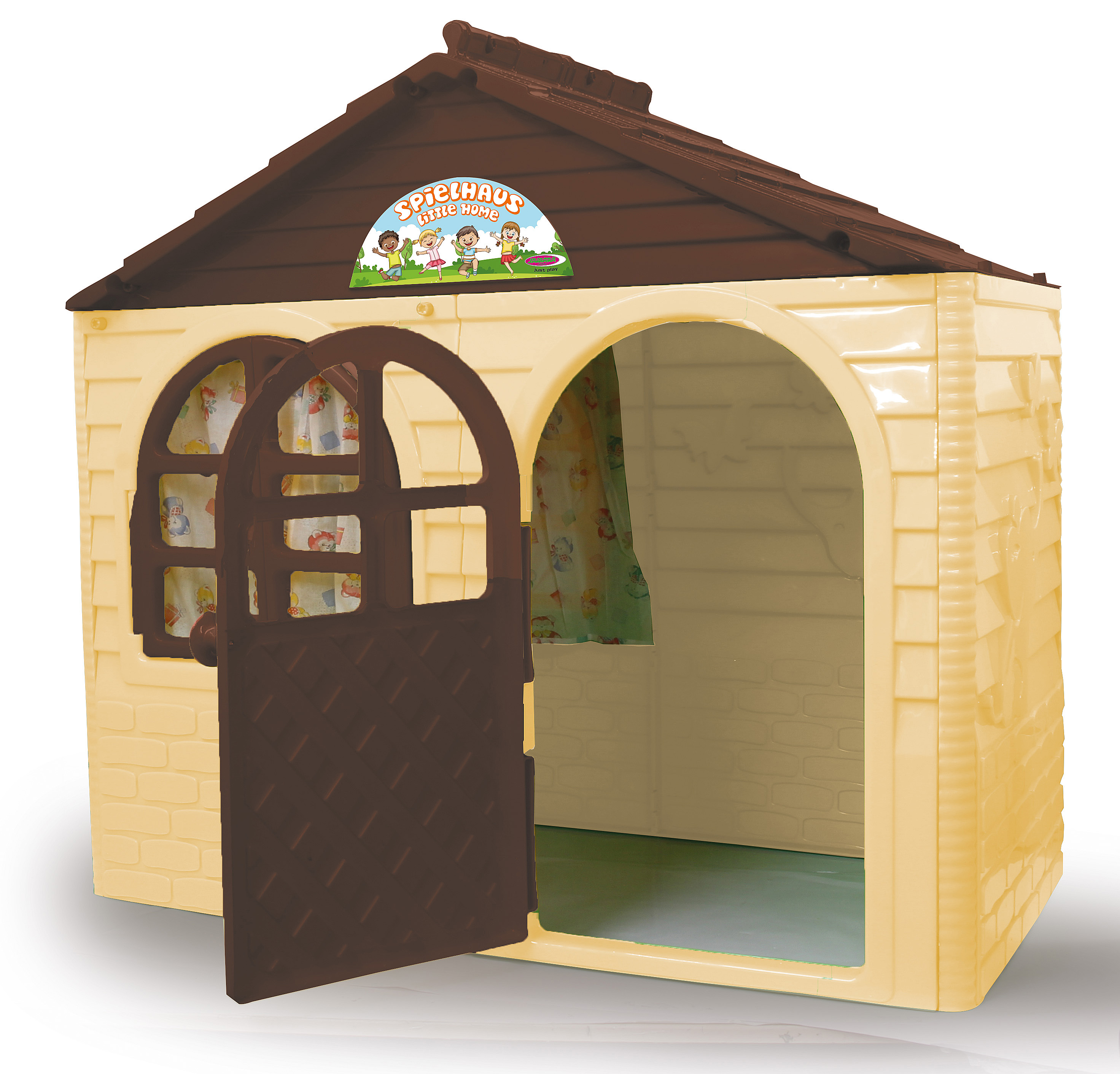 Ein Spielhaus mit offener Tür, das den Innenraum und ein Fenster mit Vorhängen zeigt.