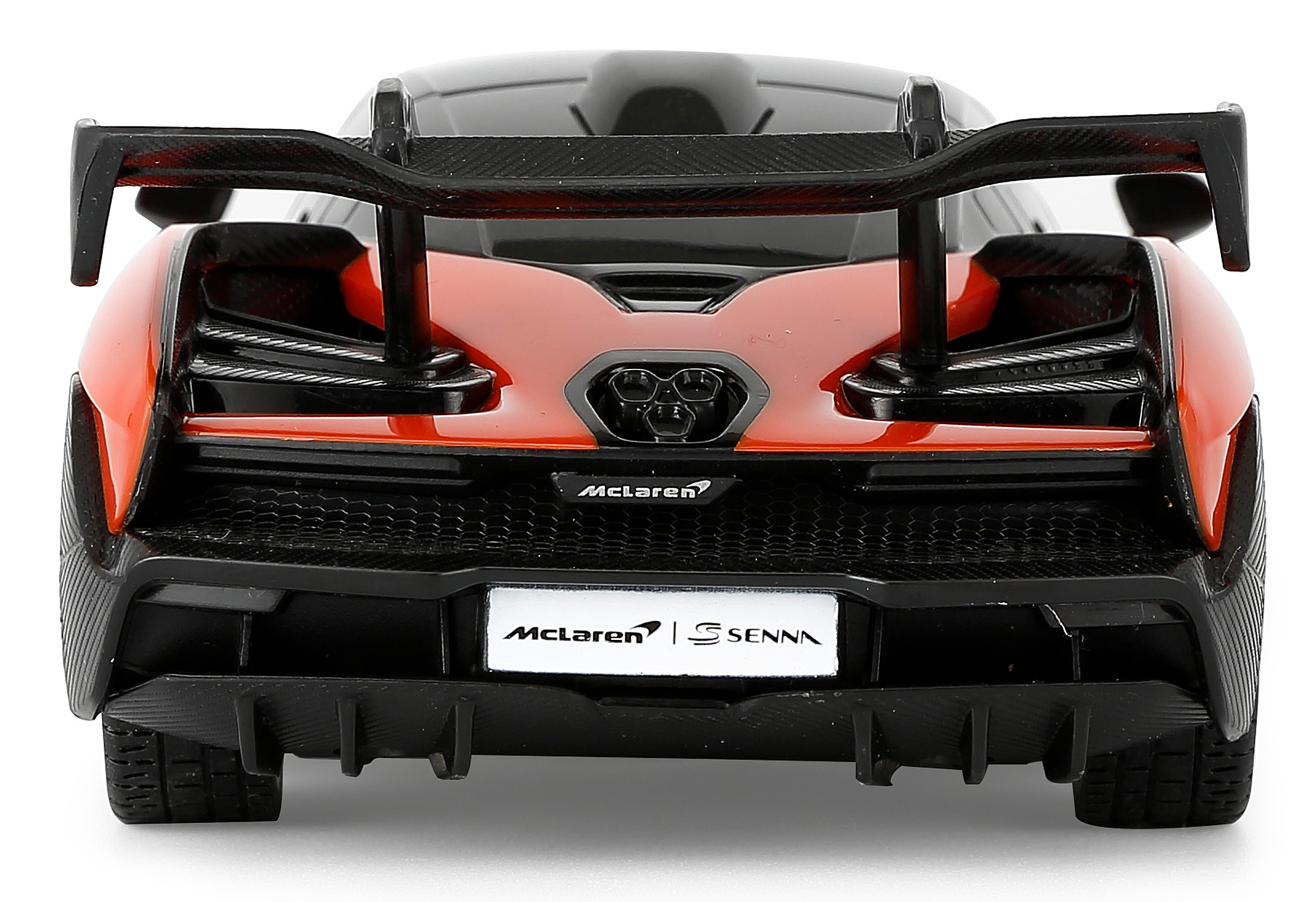Rückansicht eines orangenen McLaren-Spielzeugautos mit schwarzem Spoiler und Details, McLaren & Senna-Logo.