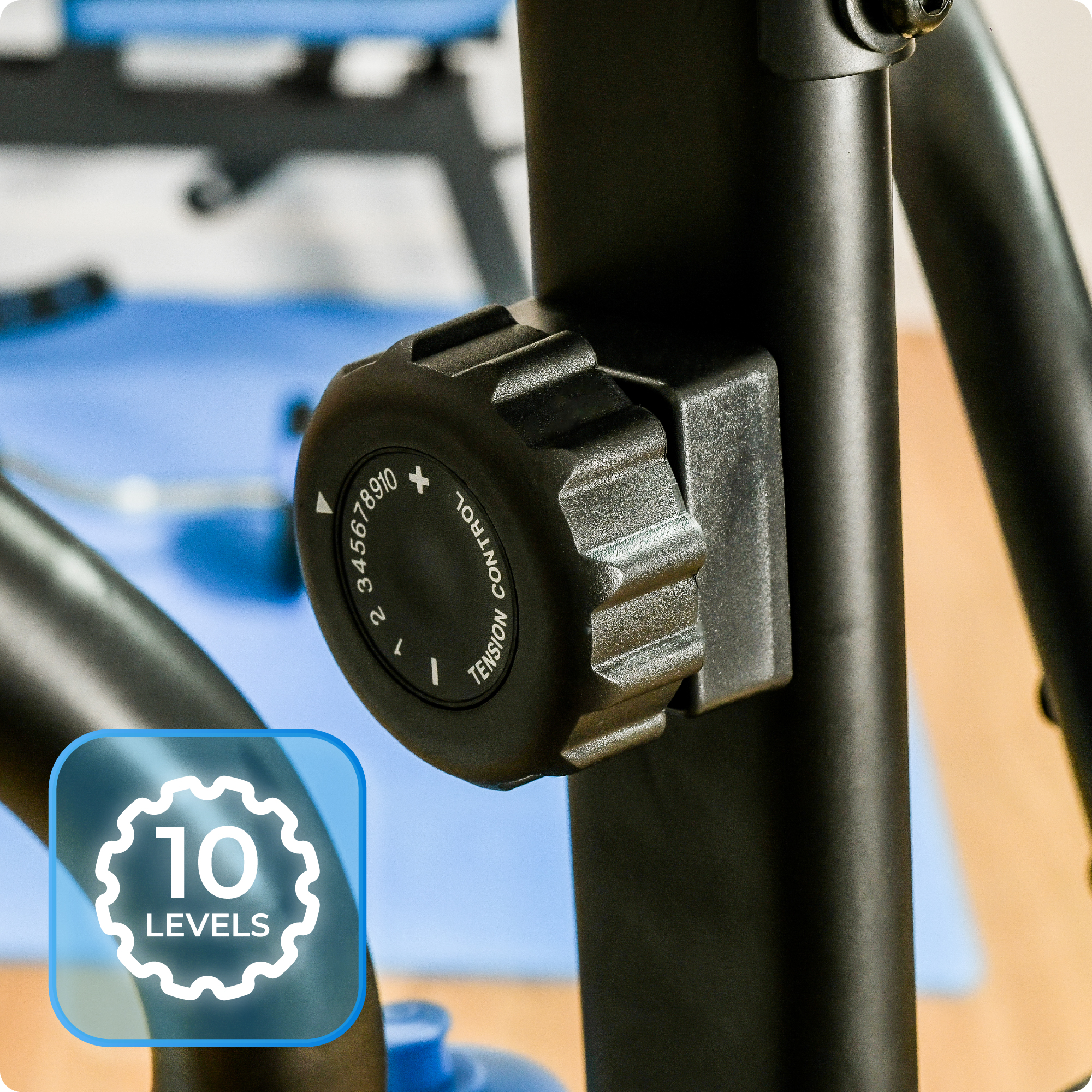 Zbliżenie pokrętła regulacji oporu na orbitreku. Pokazuje 10 poziomów.