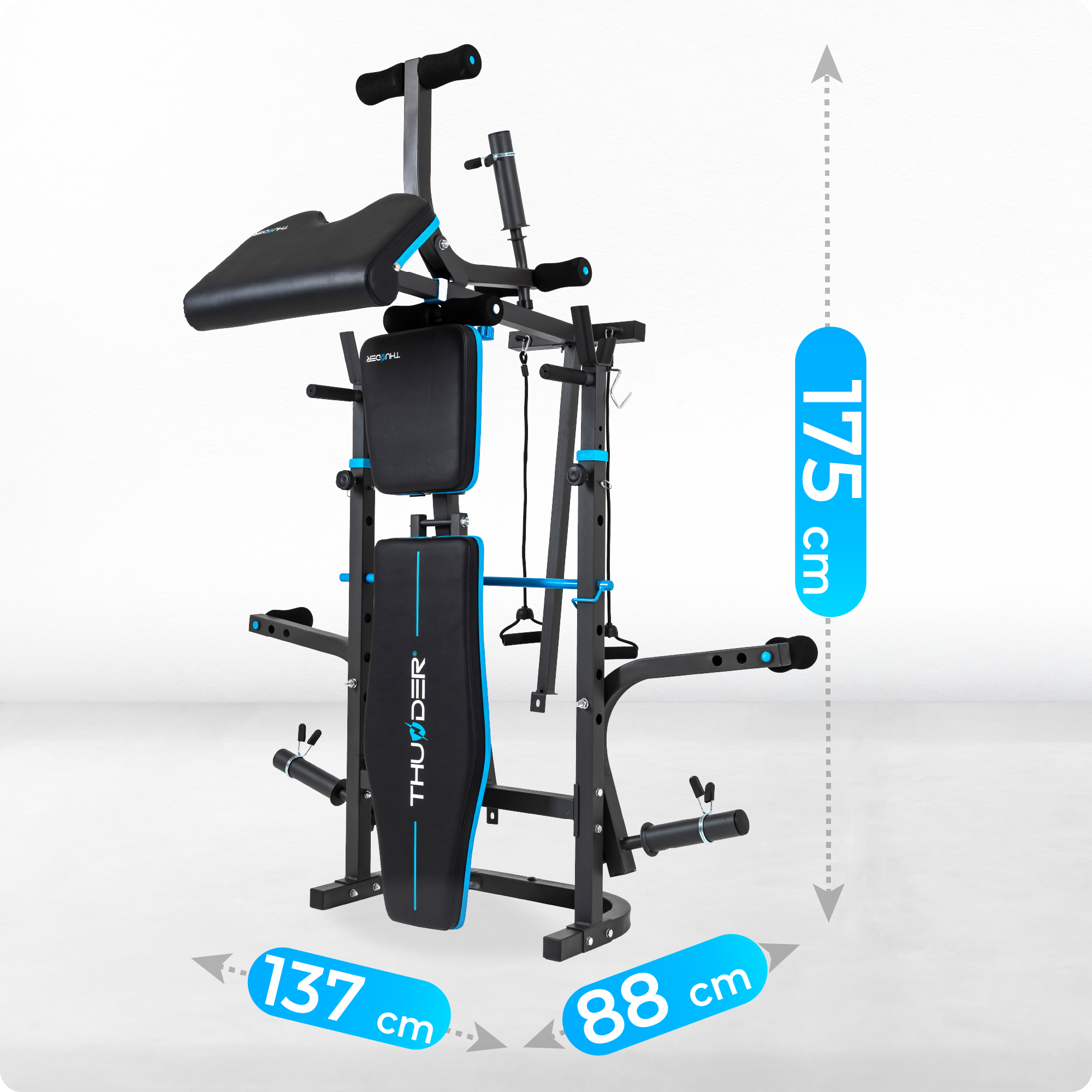 Wymiary ławki do ćwiczeń: wysokość 175cm, szerokość 88cm i głębokość 137cm. Strzałki wskazują wymiary.