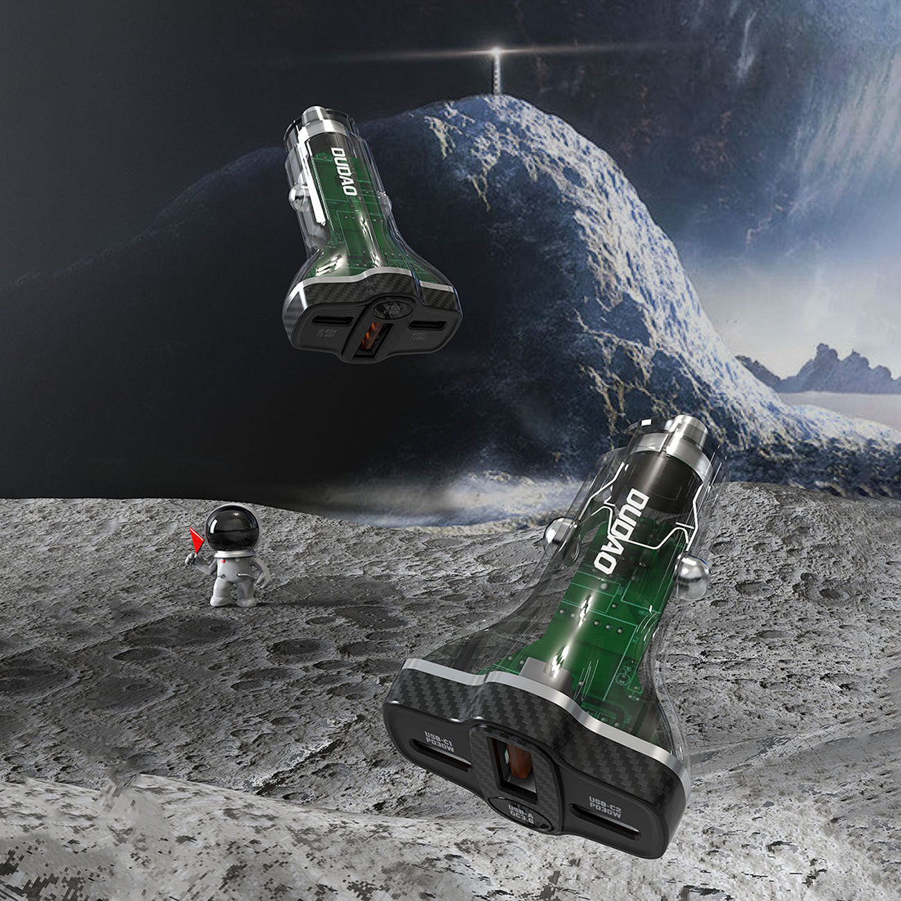 Dwie ładowarki samochodowe unoszące się w przestrzeni z astronautą na powierzchni księżyca.